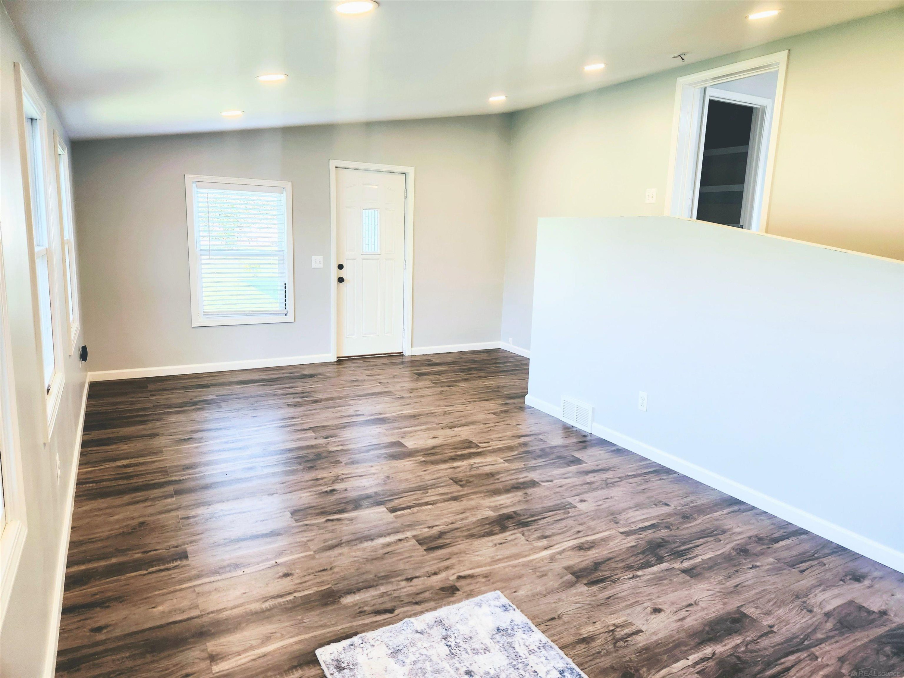5862 St Clair Highway, MI — Photo 11