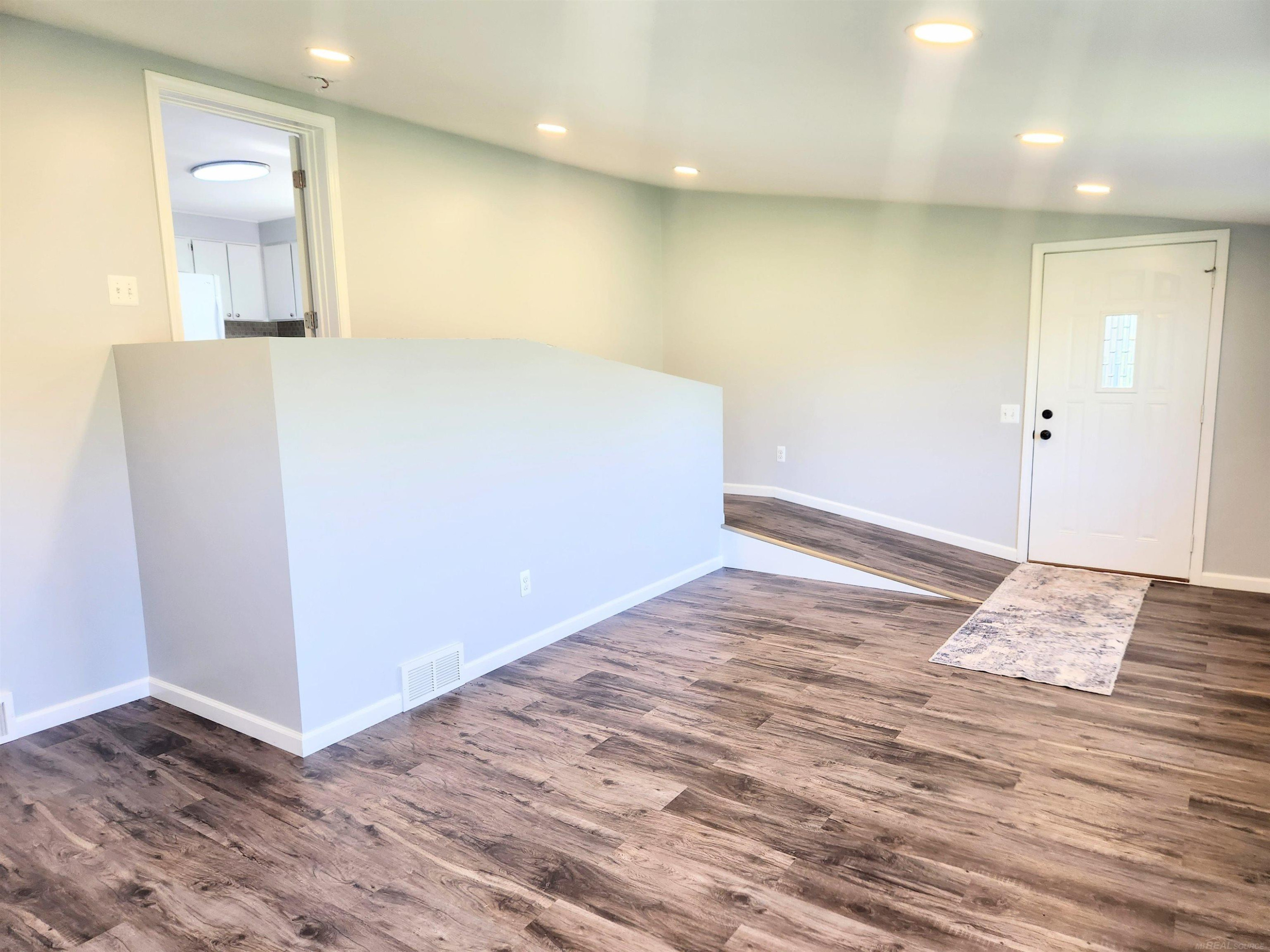5862 St Clair Highway, MI — Photo 13