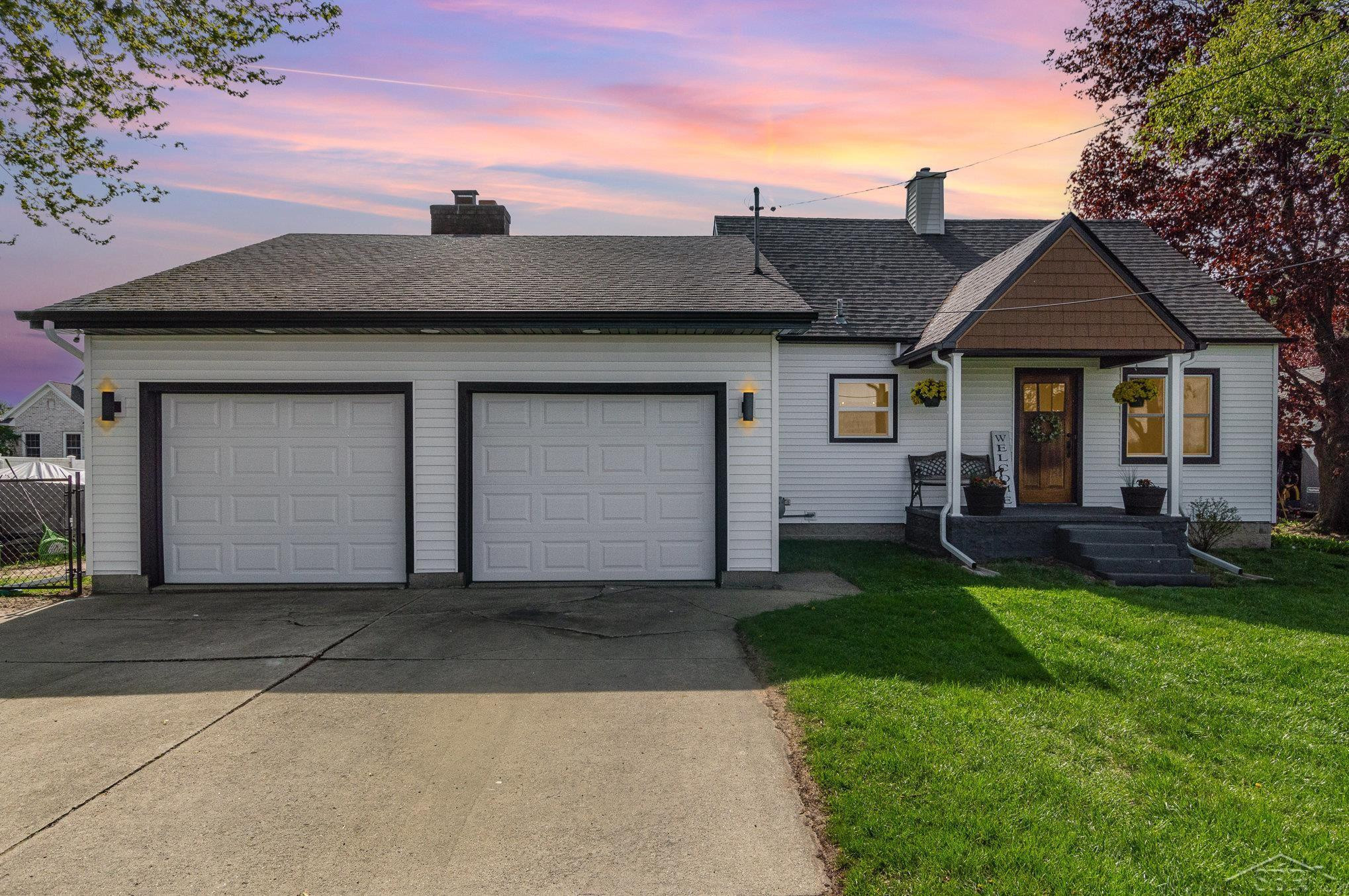 2280 S Thomas Road, Saginaw, MI 48609 — front exterior