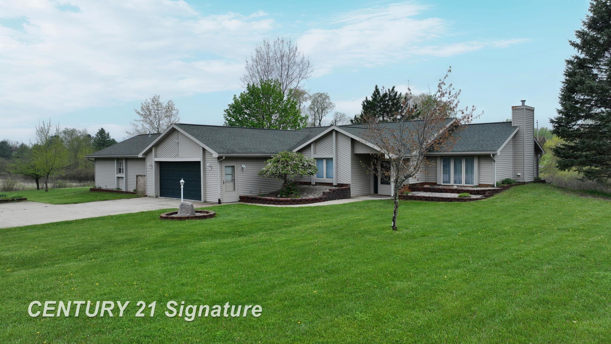 5489 Winchester Way, Gladwin, MI 48624