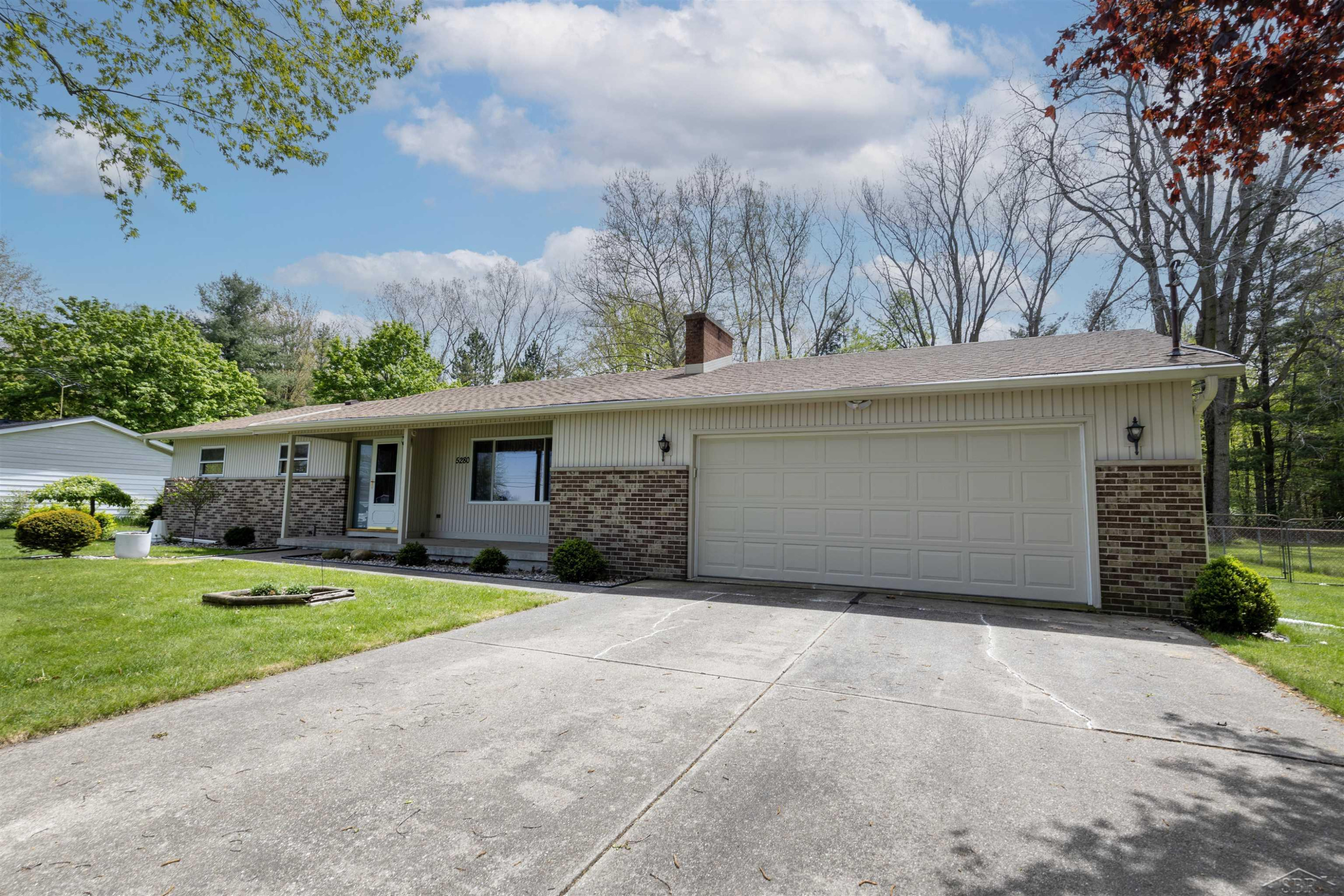 5280 Eldorado Drive, Bridgeport, MI 48722 — Photo 2