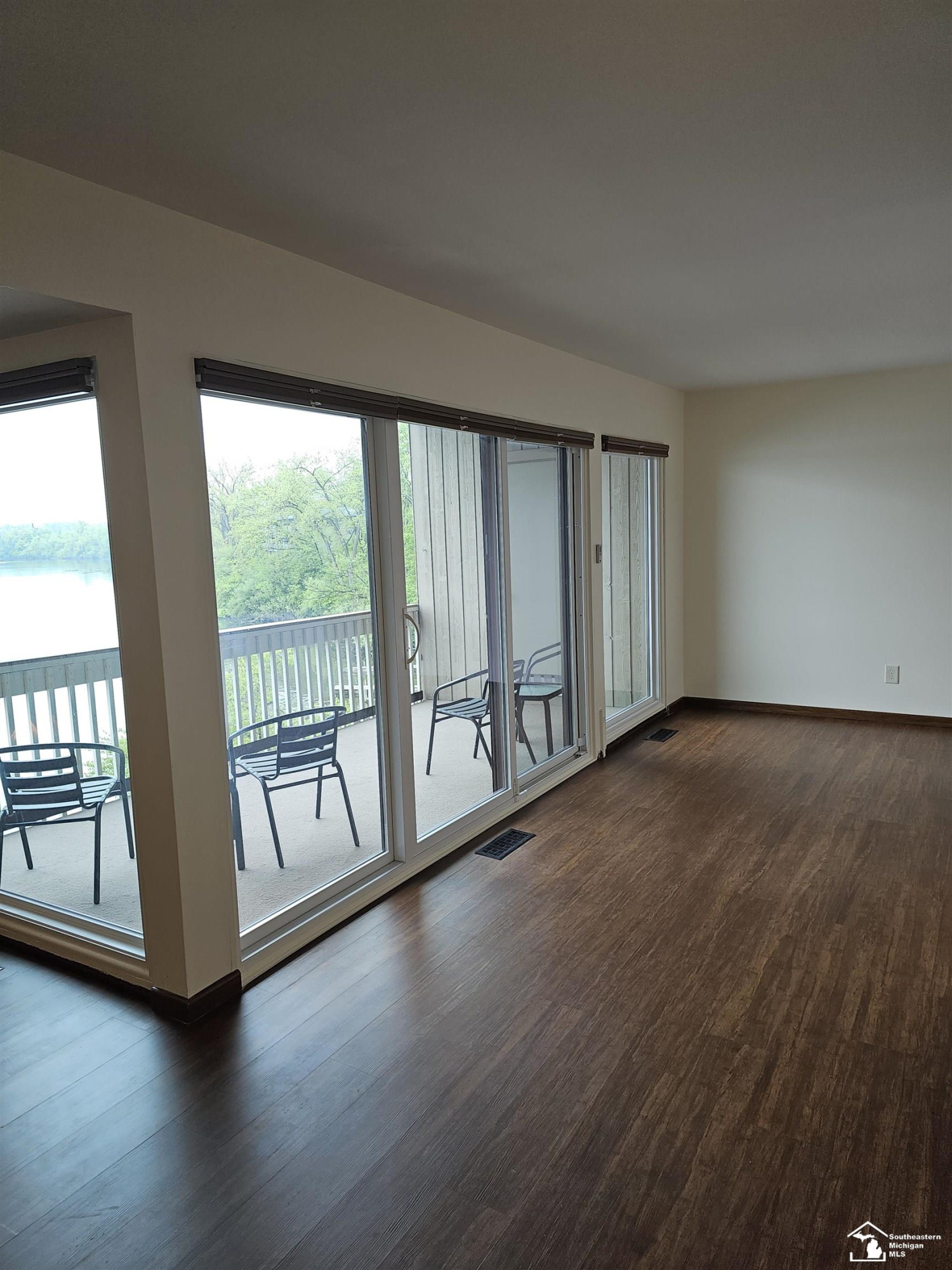 869 Cliffs Drive, 204 B, Ypsilanti, MI 48198 — Photo 7