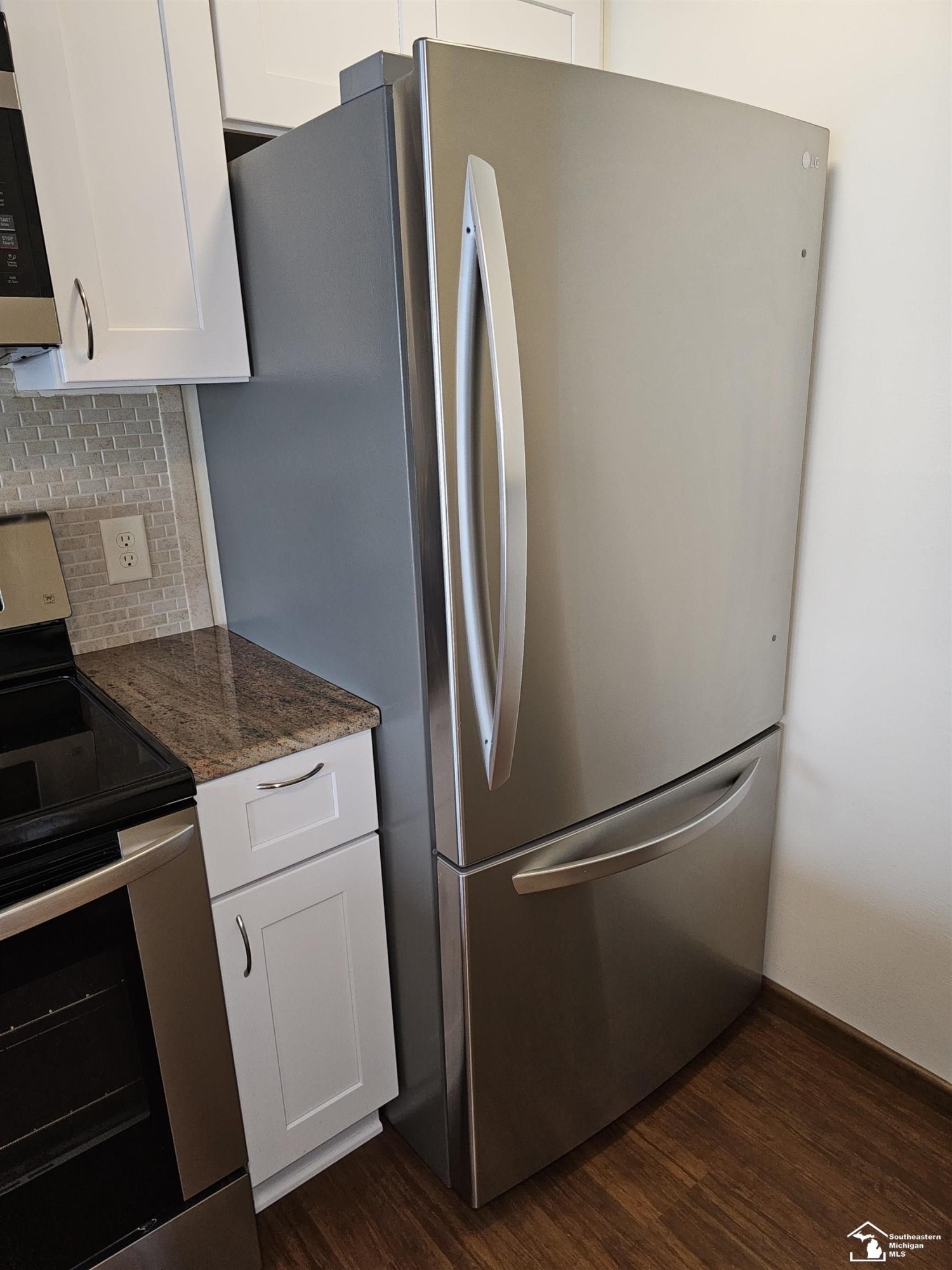 869 Cliffs Drive, 204 B, Ypsilanti, MI 48198 — Photo 15