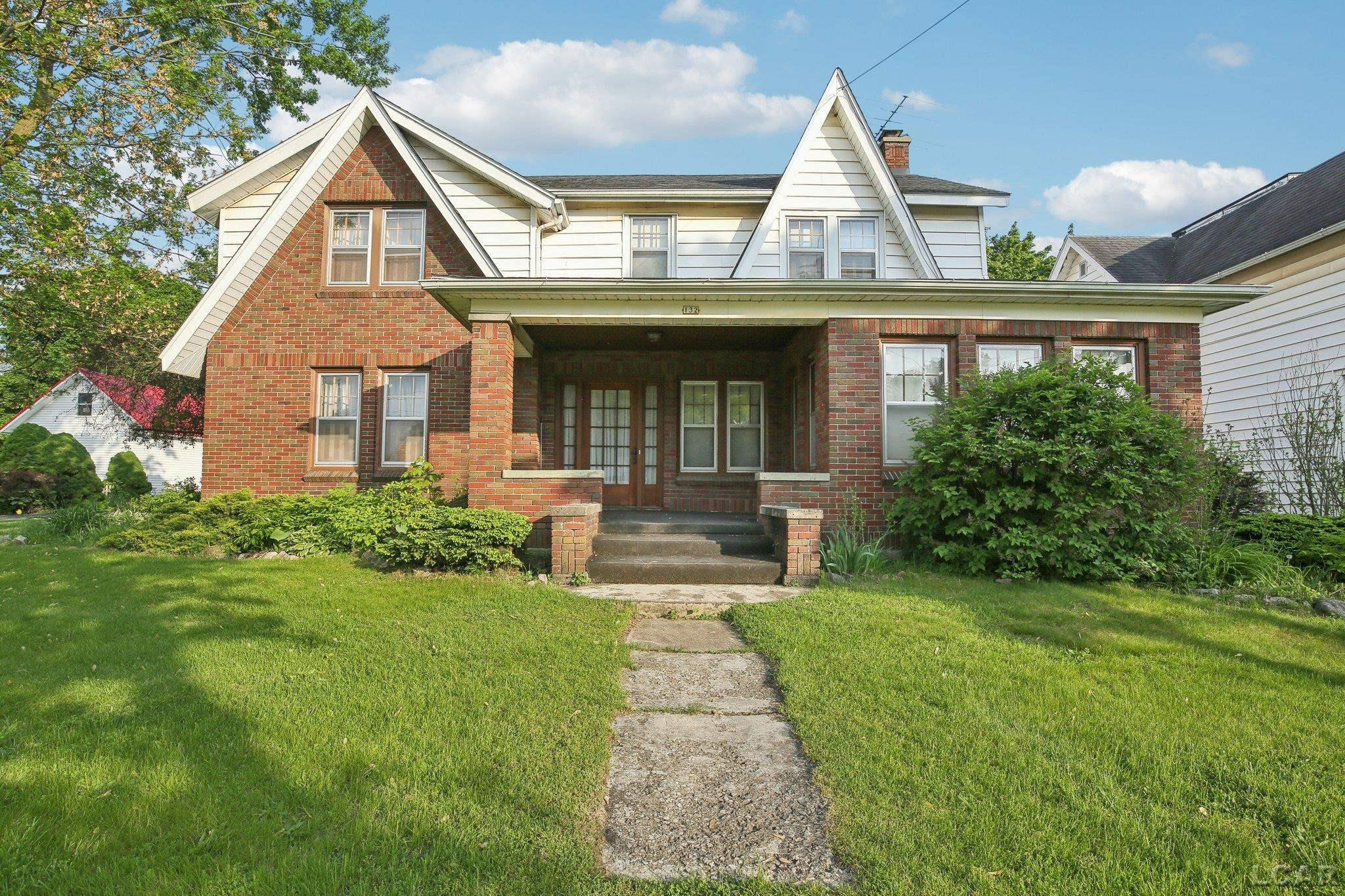 132 E Michigan Avenue, Clinton, MI 49236 — front exterior