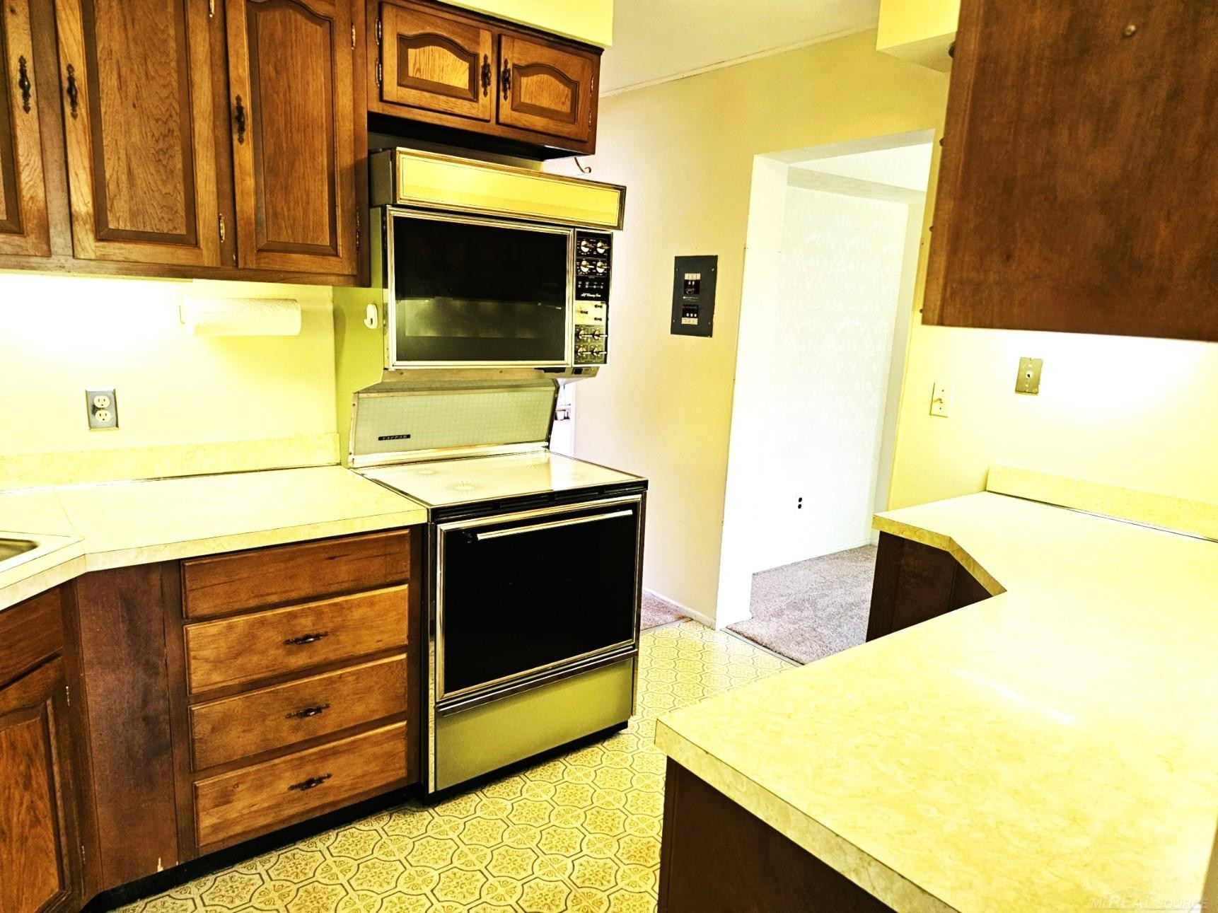 29498 Hoover Road, Warren, MI 48093 — Photo 8