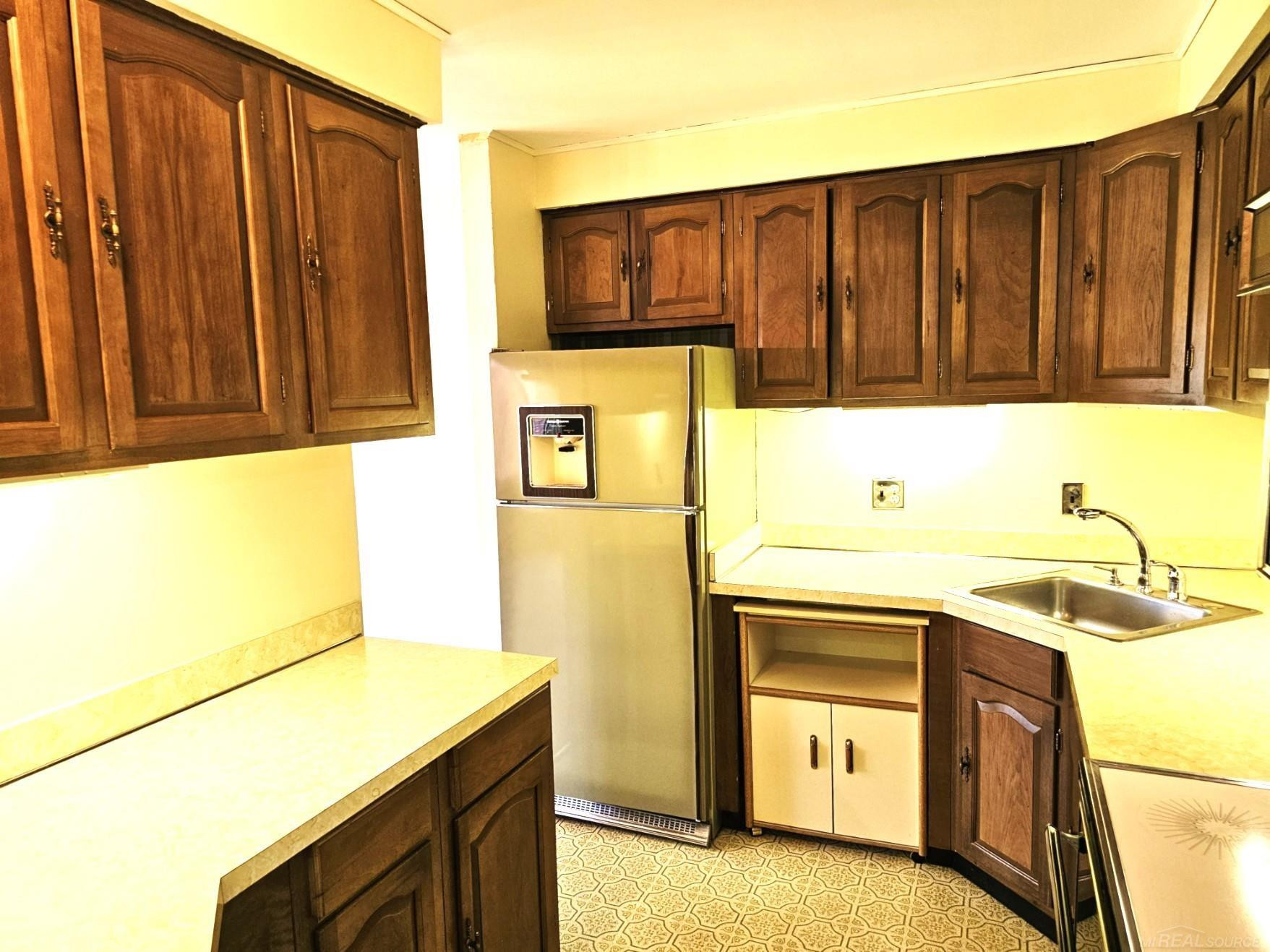 29498 Hoover Road, Warren, MI 48093 — Photo 9