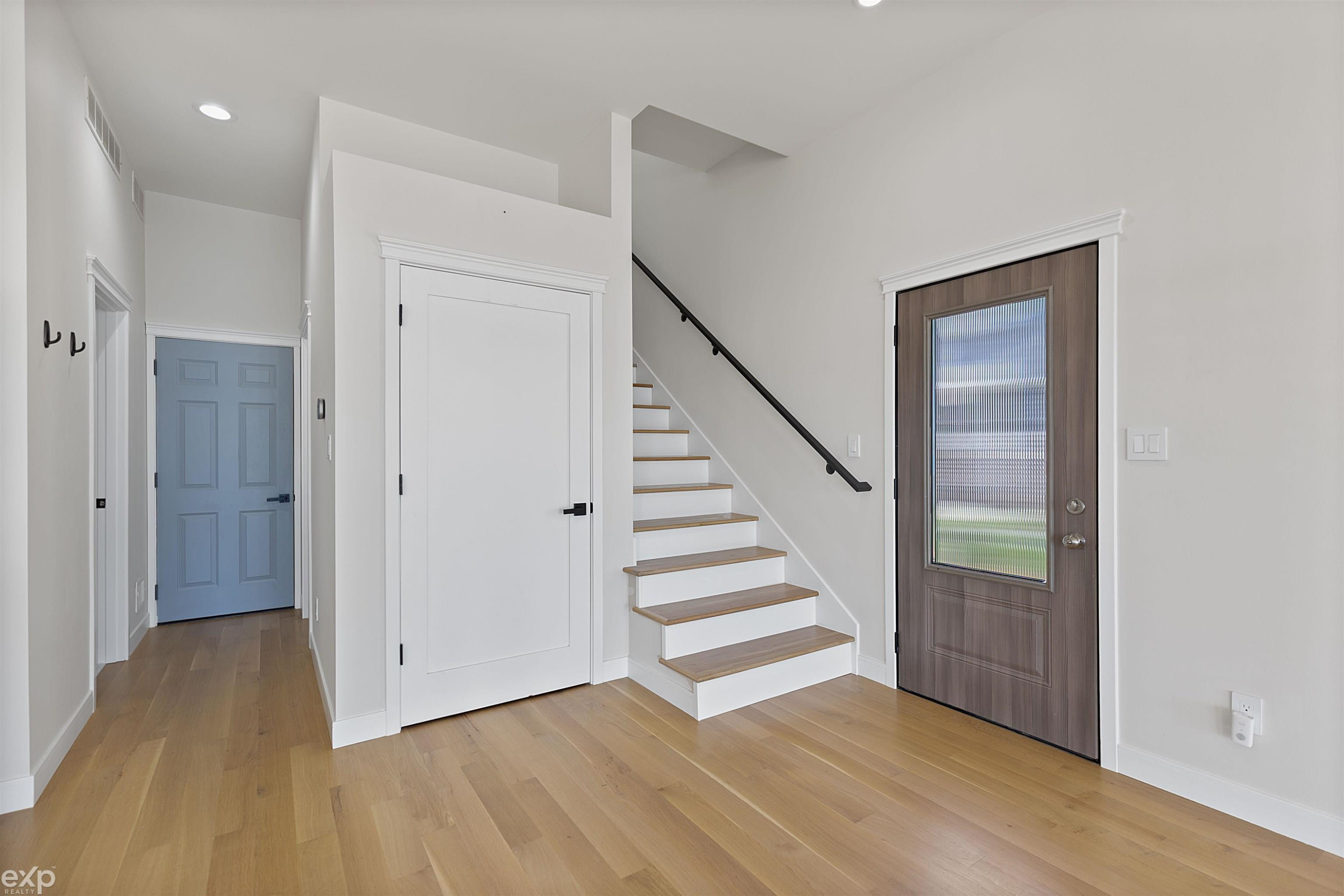295 Martindale Court, MI — Photo 3
