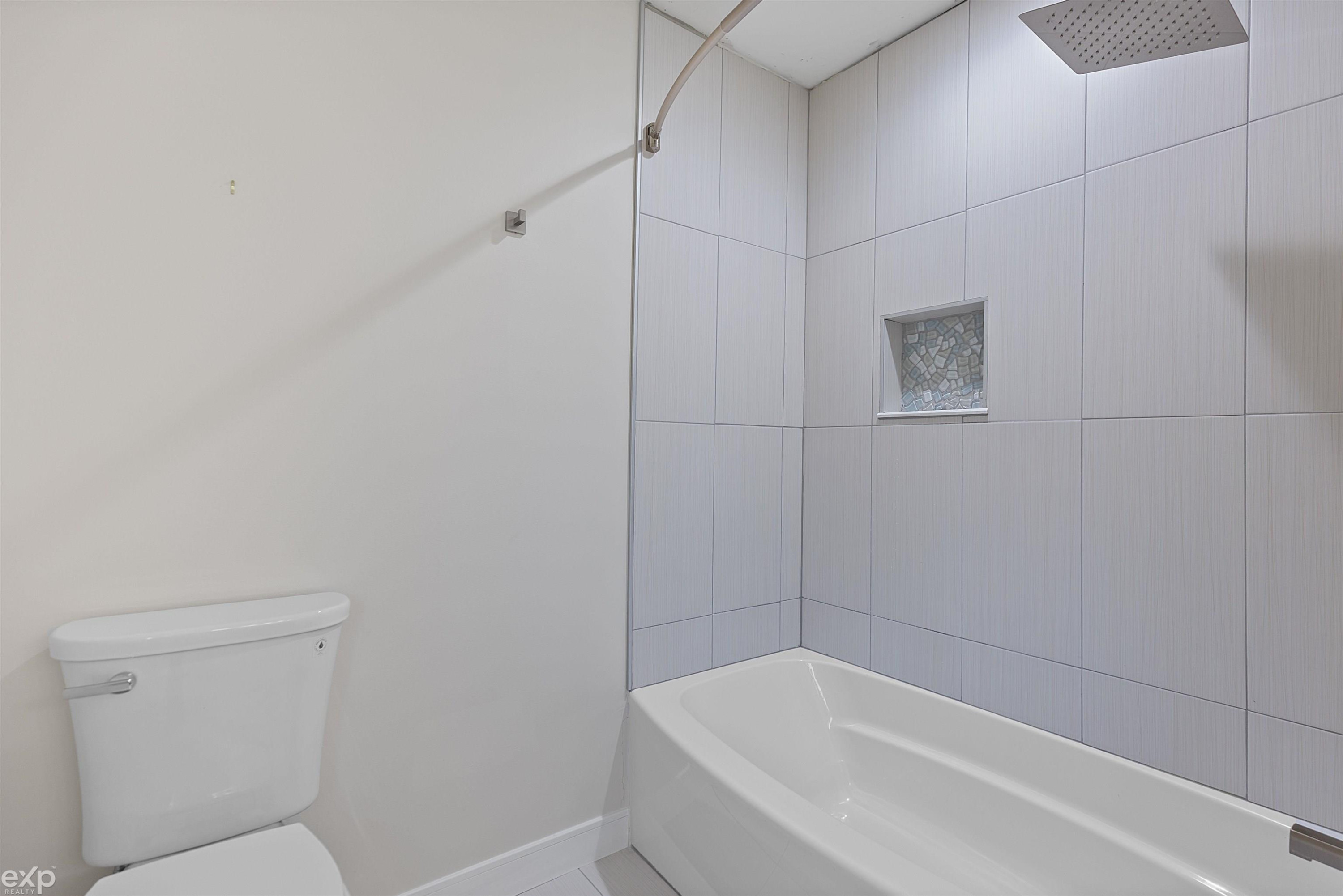295 Martindale Court, MI — Photo 24