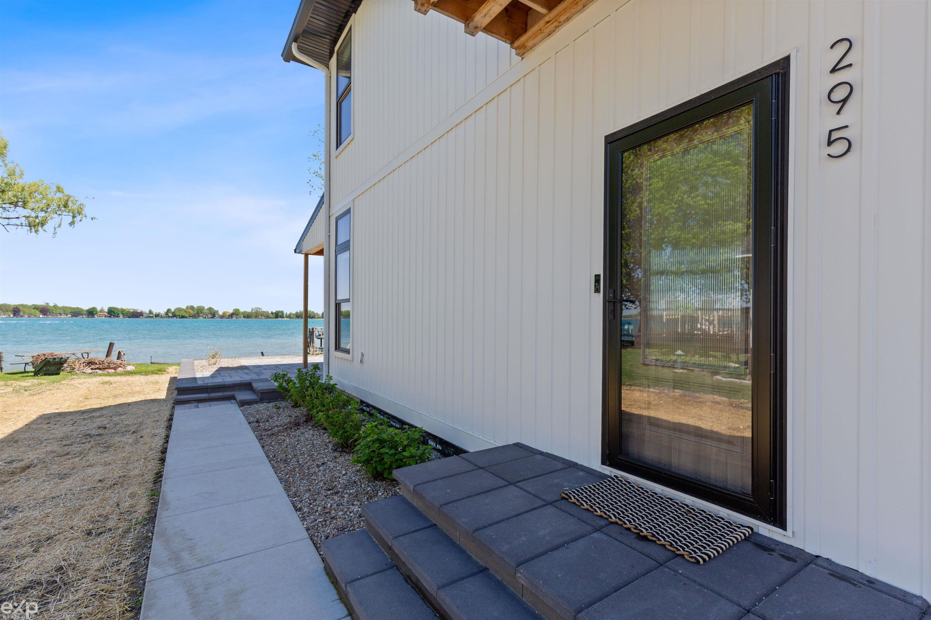 295 Martindale Court, MI — Photo 37