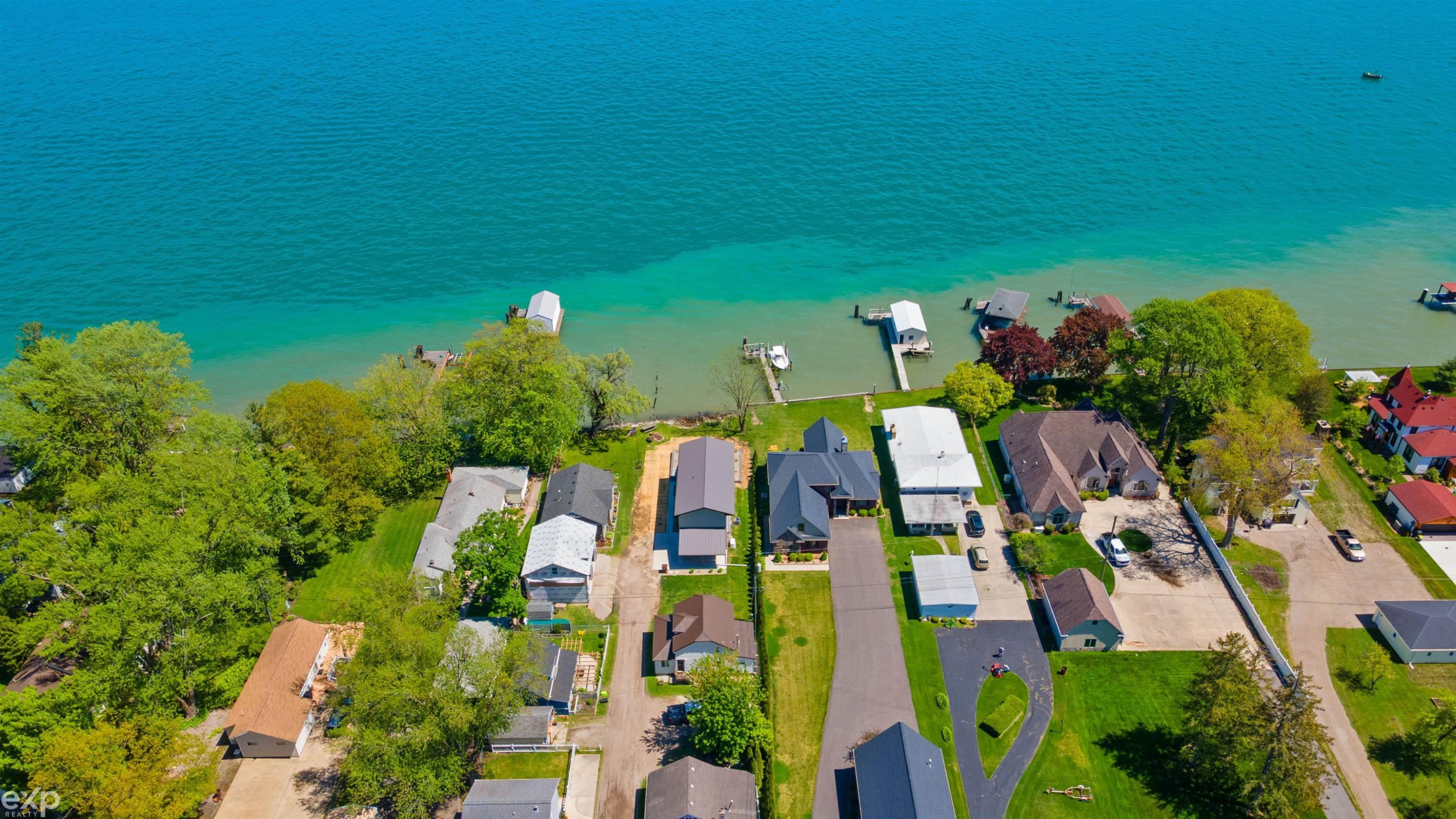 295 Martindale Court, MI — Photo 47