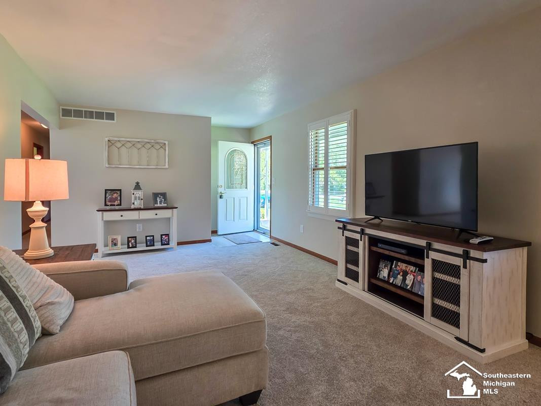 2935 1st Street, La Salle, MI — Photo 11