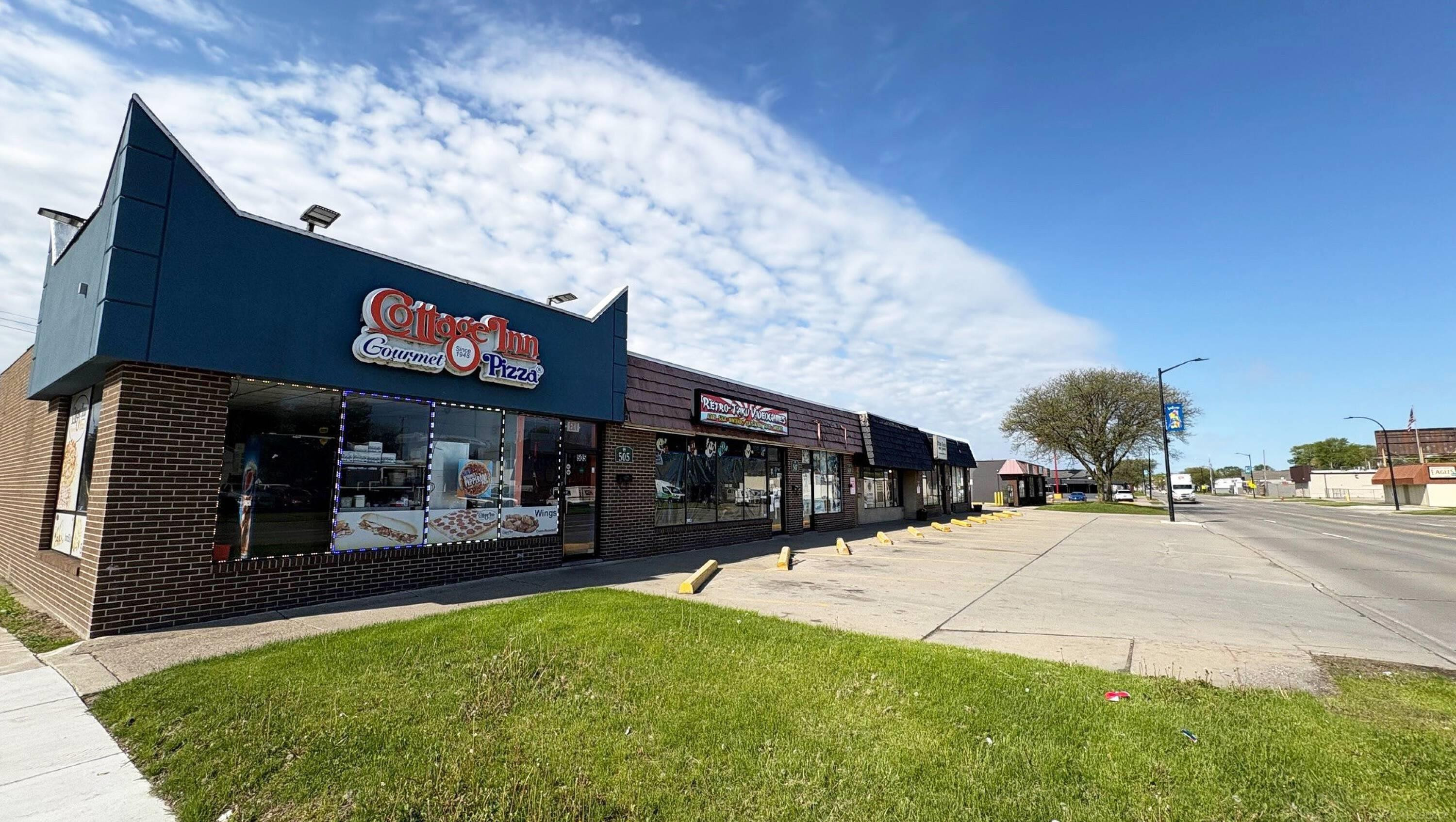 513-515 W 11 Mile Road, MI 48071 — Photo 2