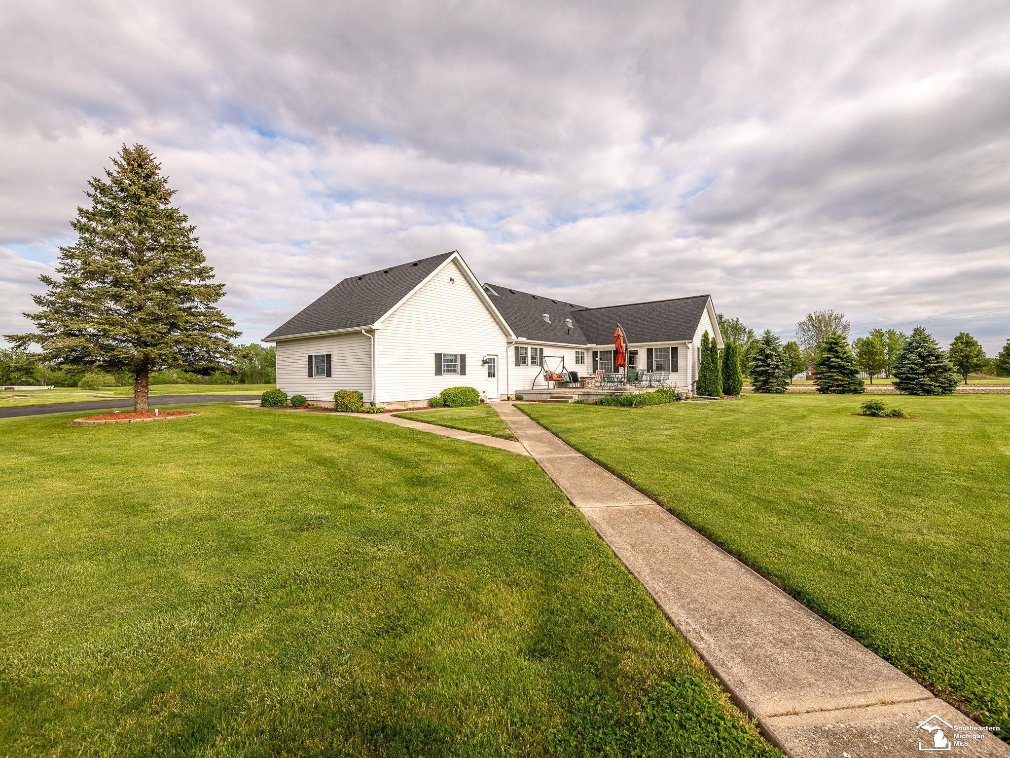 12667 Exeter Road, Carleton, MI 48117 — Photo 43