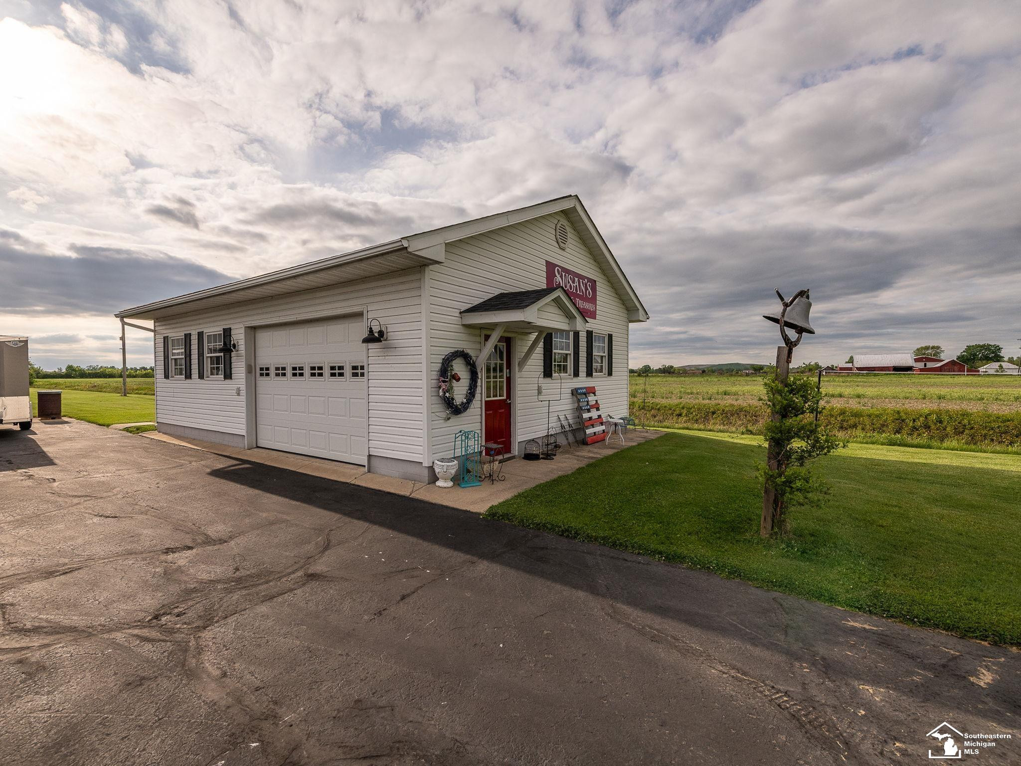 12667 Exeter Road, Carleton, MI 48117 — Photo 47