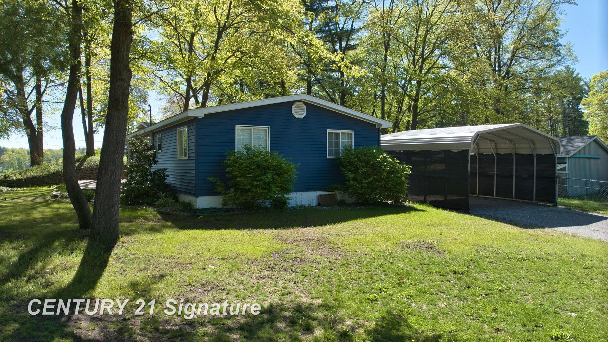 551 W Donald Drive, Sanford, MI 48657 — Photo 4