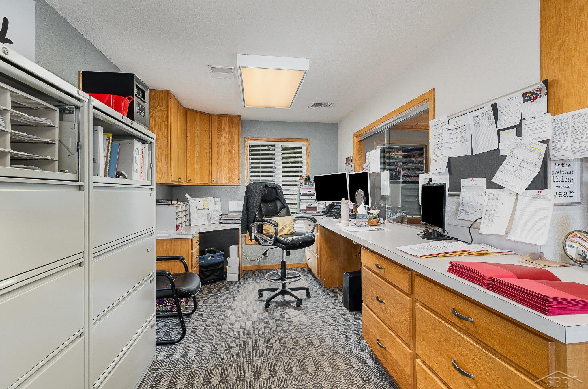 635 N Center Road, Saginaw, MI 48638 — Photo 9
