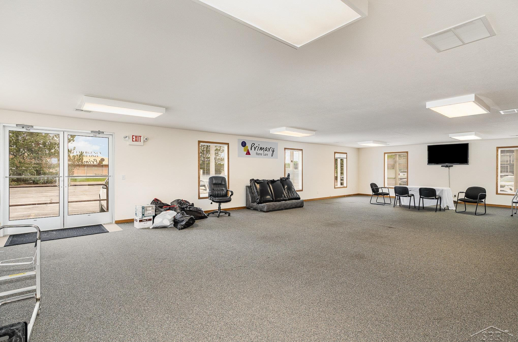 635 N Center Road, Saginaw, MI 48638 — Photo 18