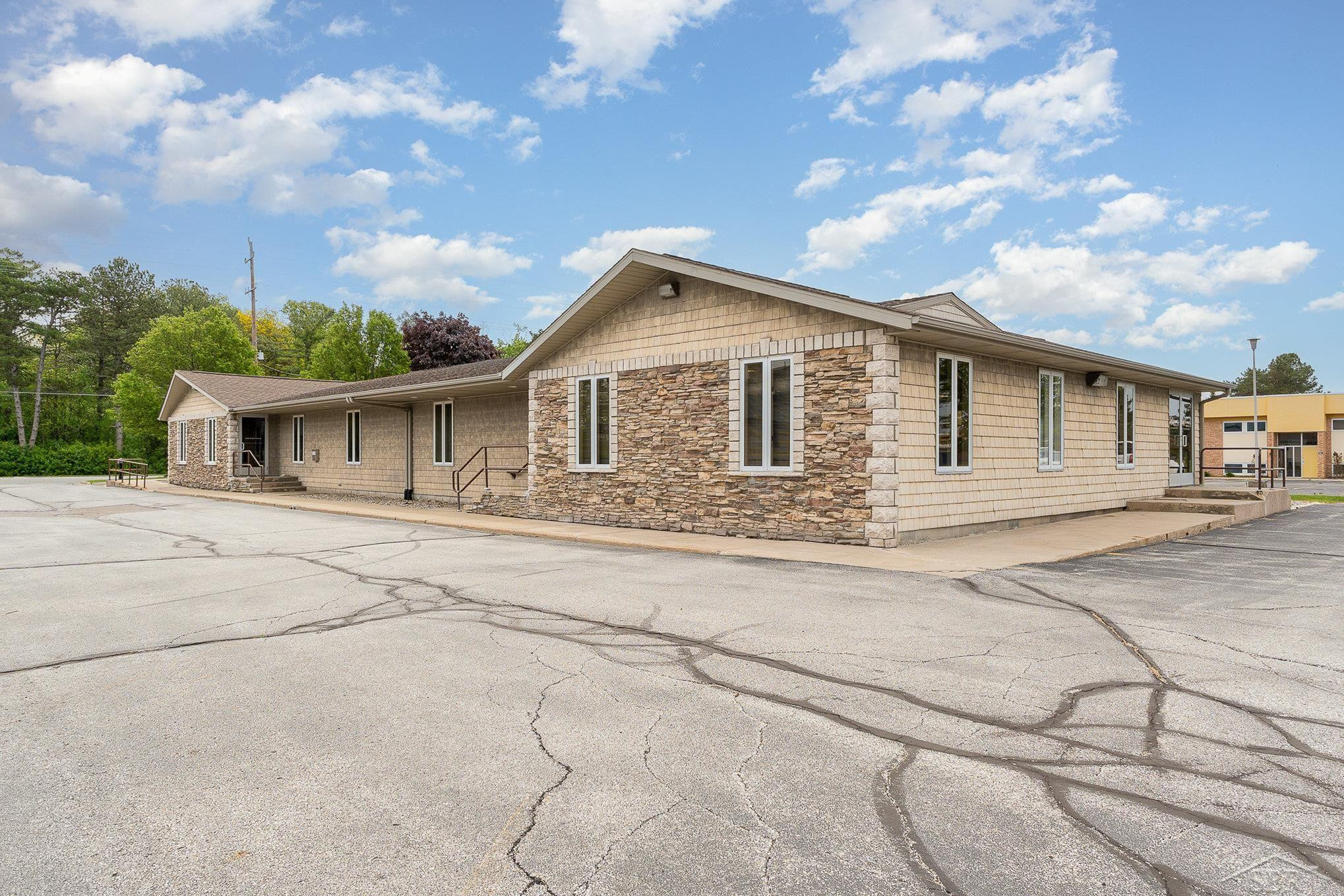 635 N Center Road, Saginaw, MI 48638 — Photo 26