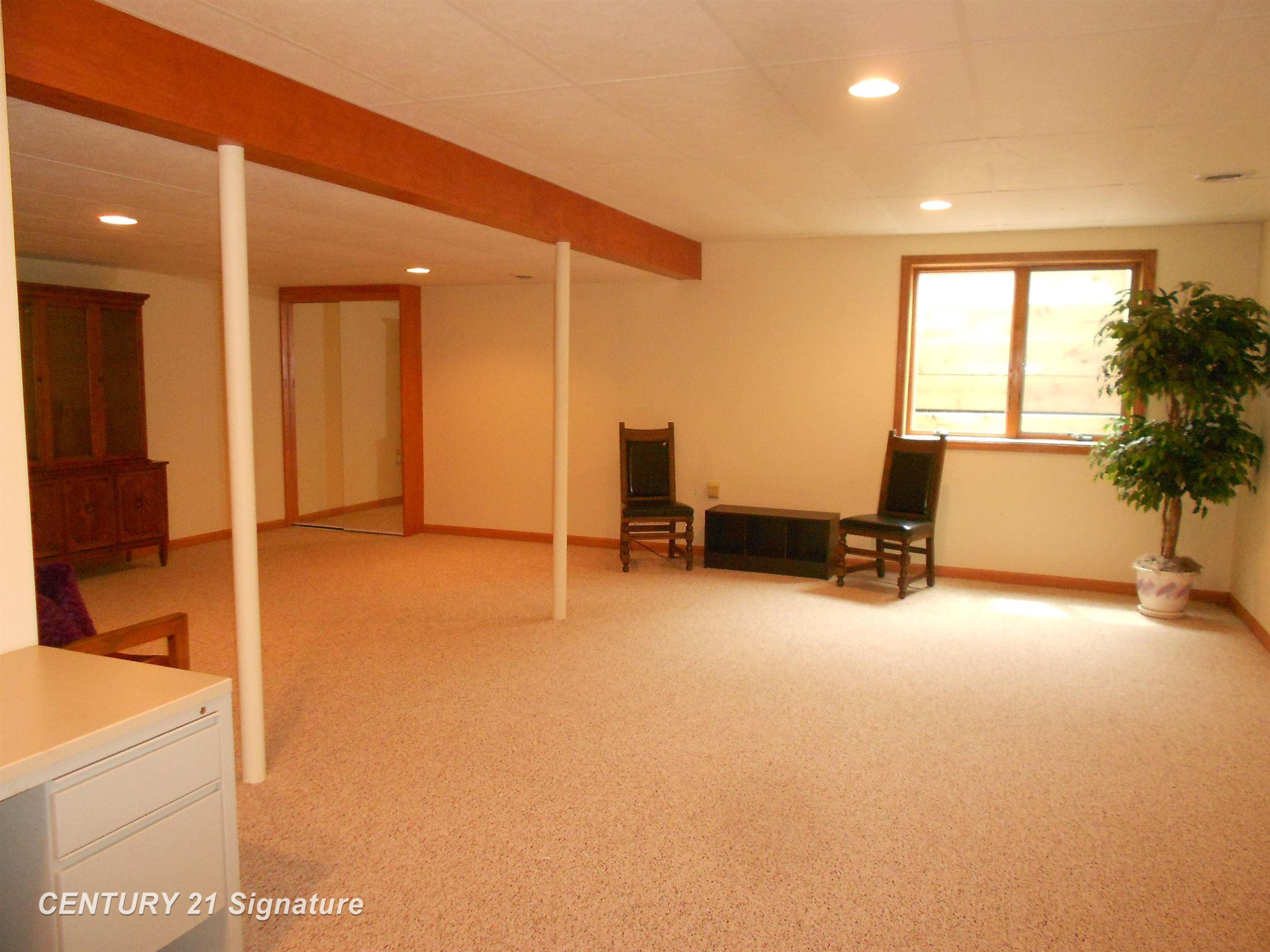 300 Ireland Court, Auburn, MI 48611 — Photo 24