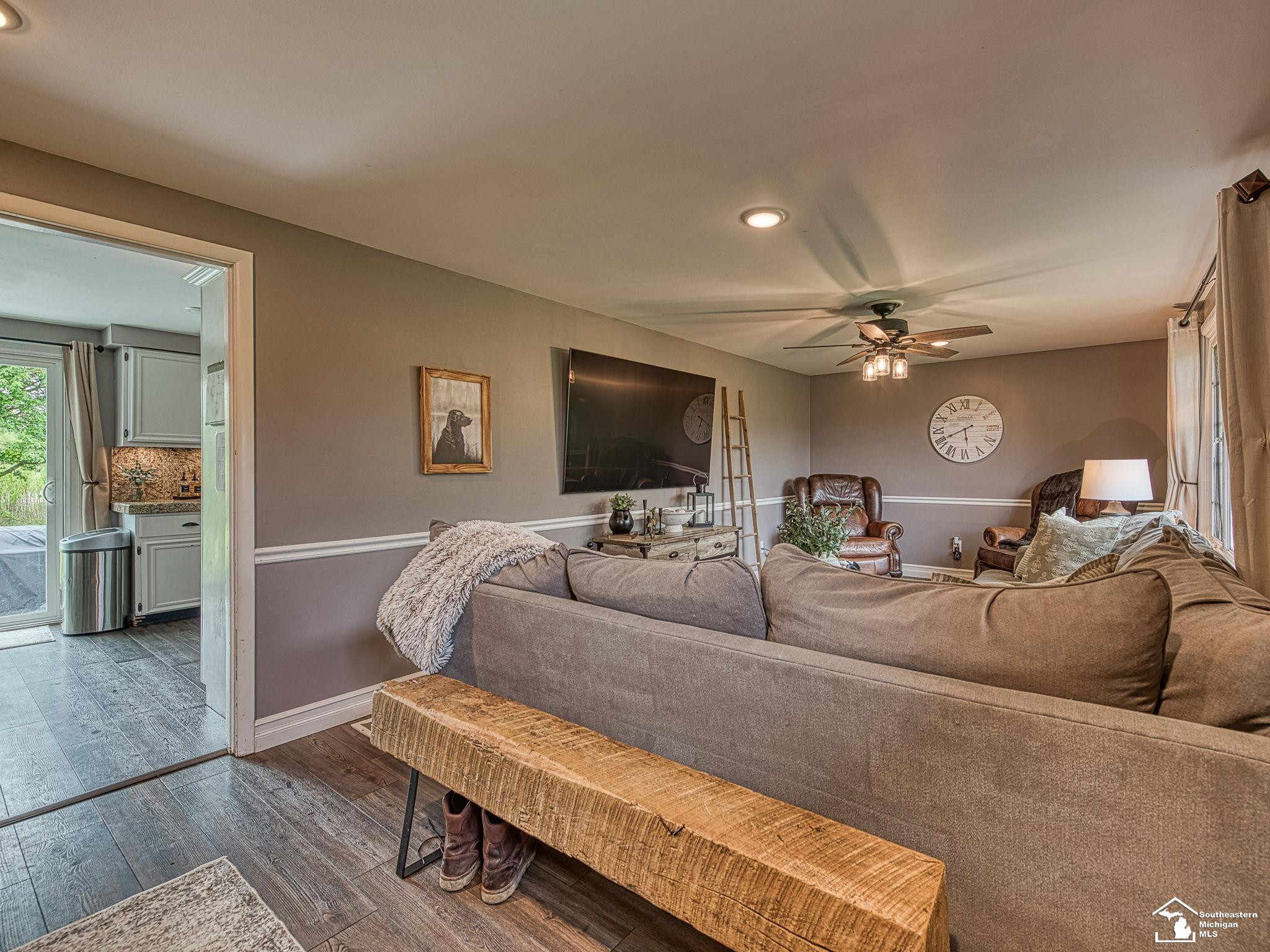 12660 Darling Street, MI 48160 — Photo 3