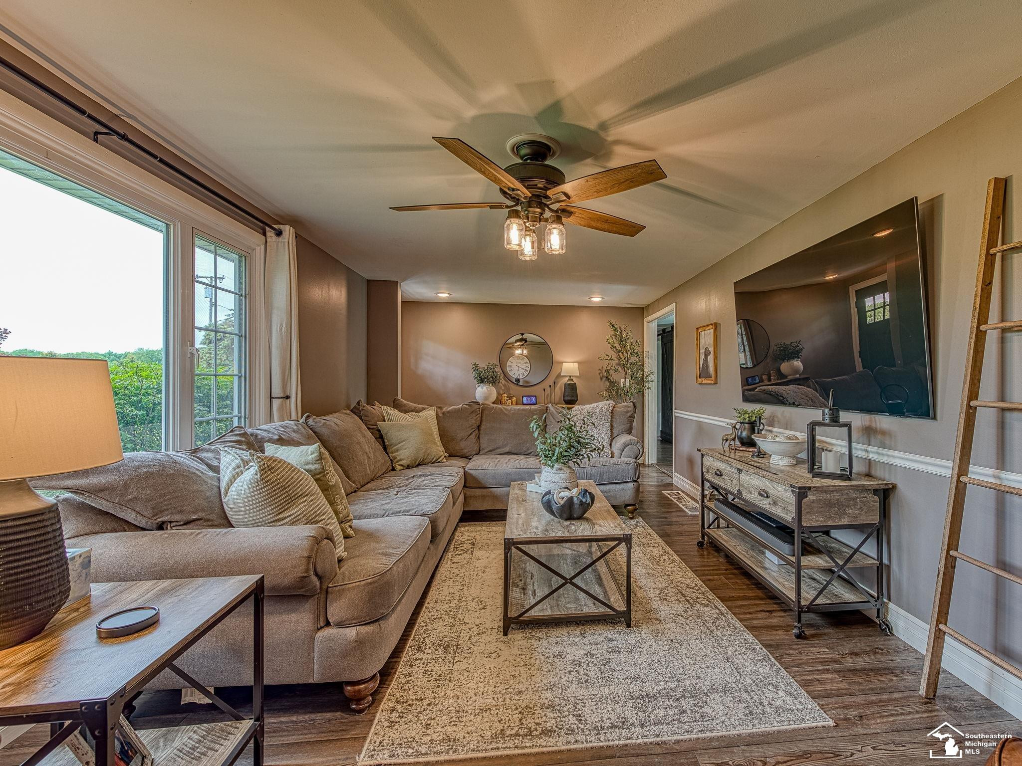 12660 Darling Street, MI 48160 — Photo 5