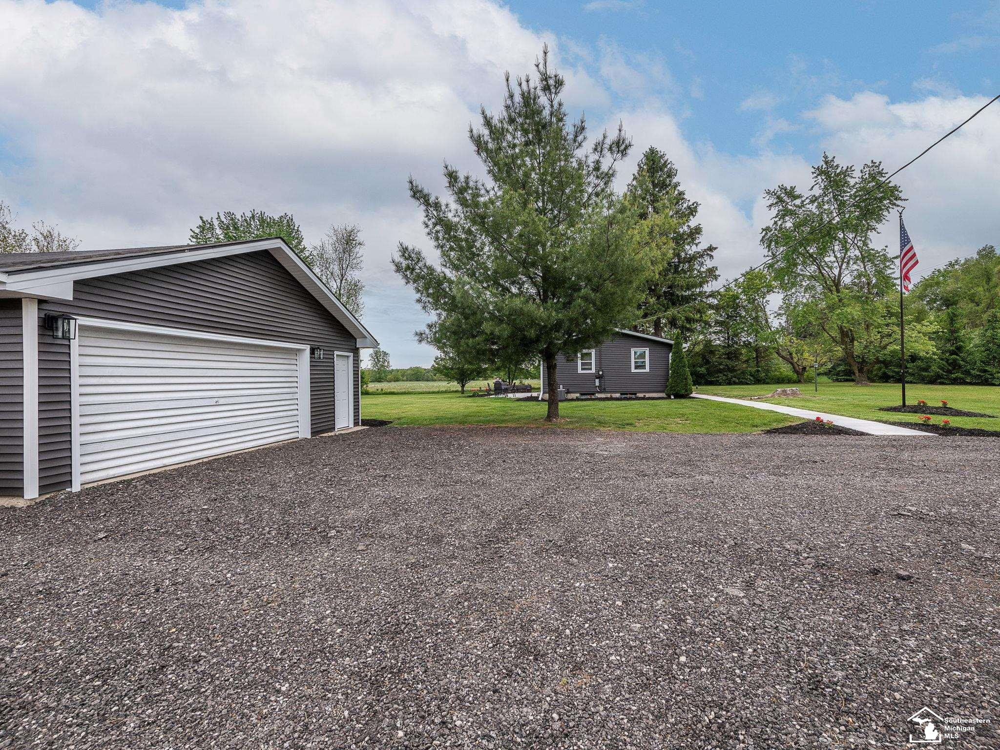 12660 Darling Street, MI 48160 — Photo 31