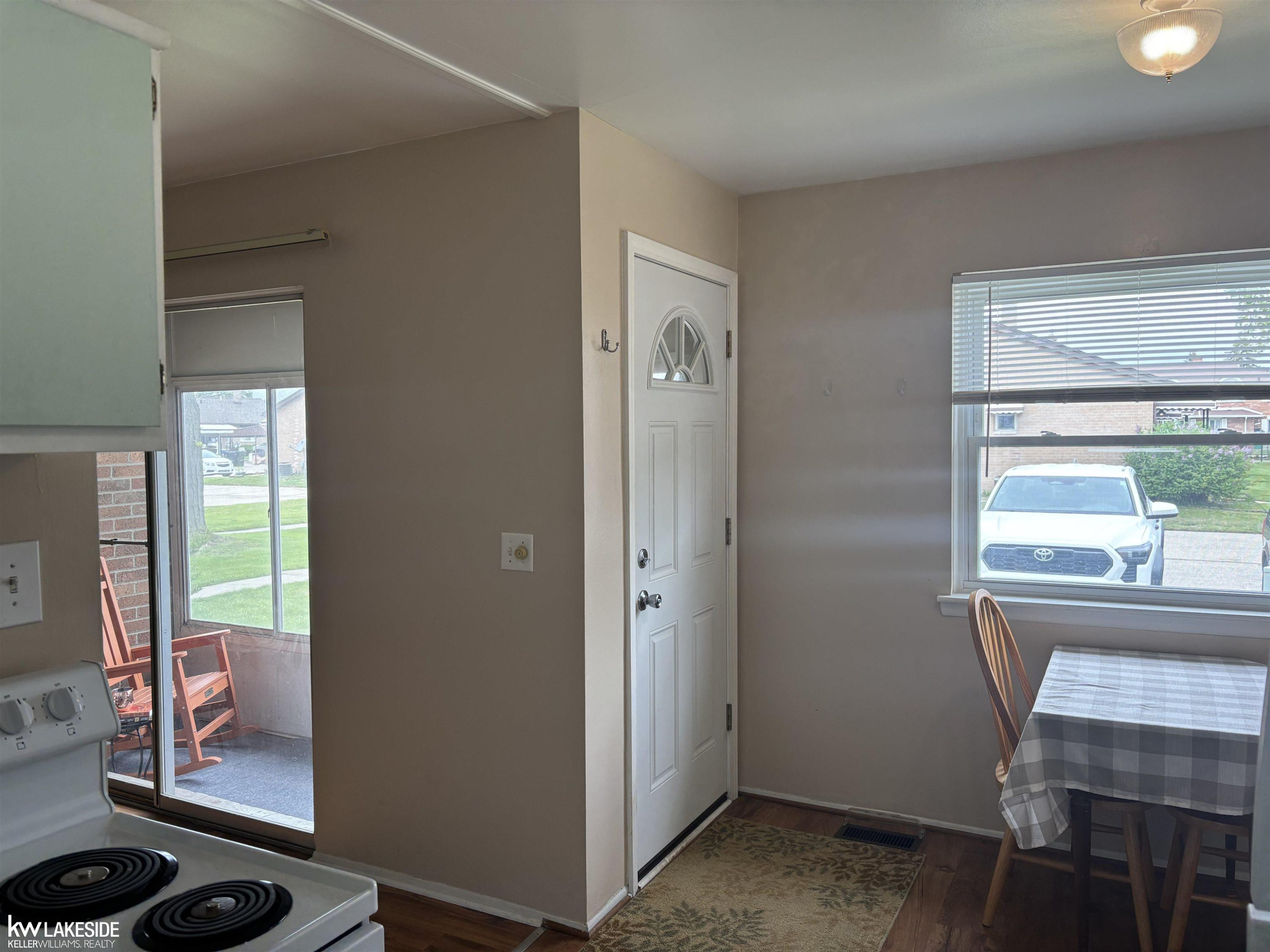 8401 18 MILE Road, 154, Sterling Heights, MI 48313 — Photo 9