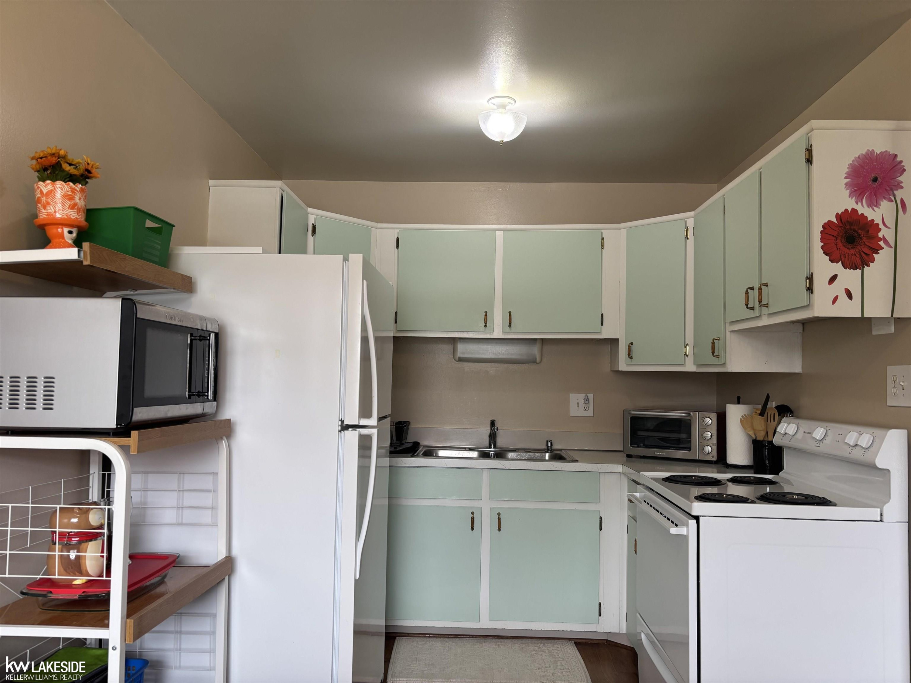 8401 18 MILE Road, 154, Sterling Heights, MI 48313 — Photo 11