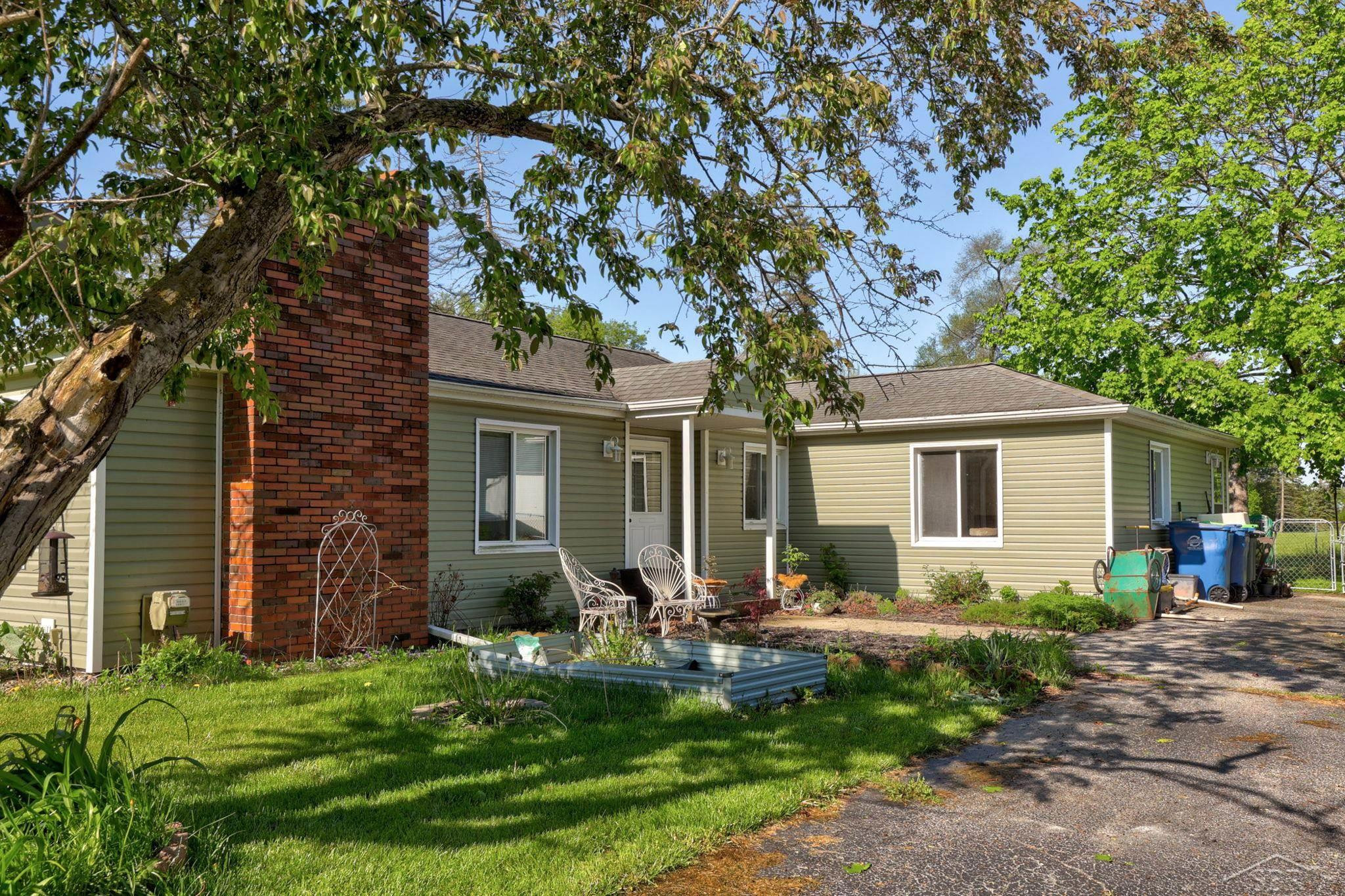 5935 Mackinaw Road, Saginaw, MI 48604 — Photo 2
