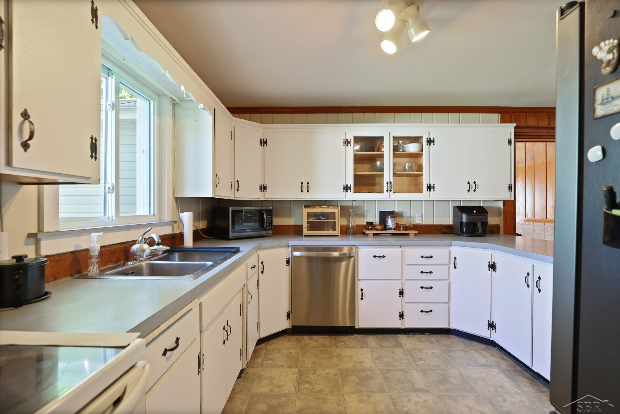 5935 Mackinaw Road, Saginaw, MI 48604 — Photo 13