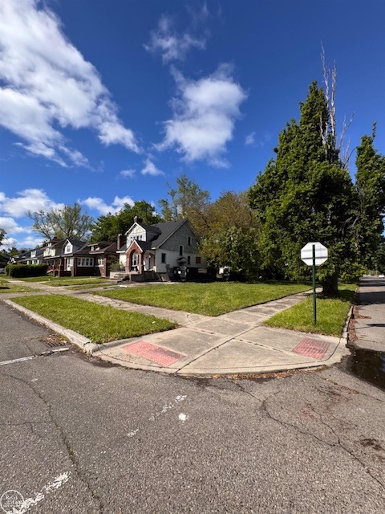 395 Chalmers Street, Detroit, MI 48215 — Photo 3
