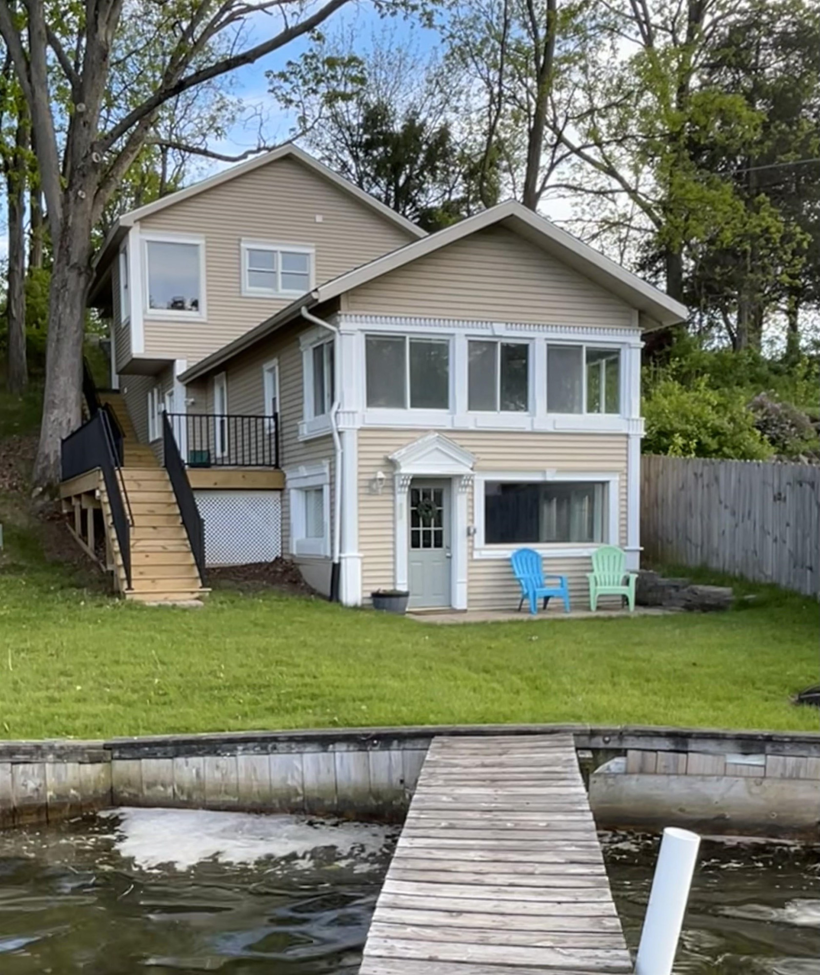 6599 Close drive Drive, Fenton, MI 48430 — front exterior