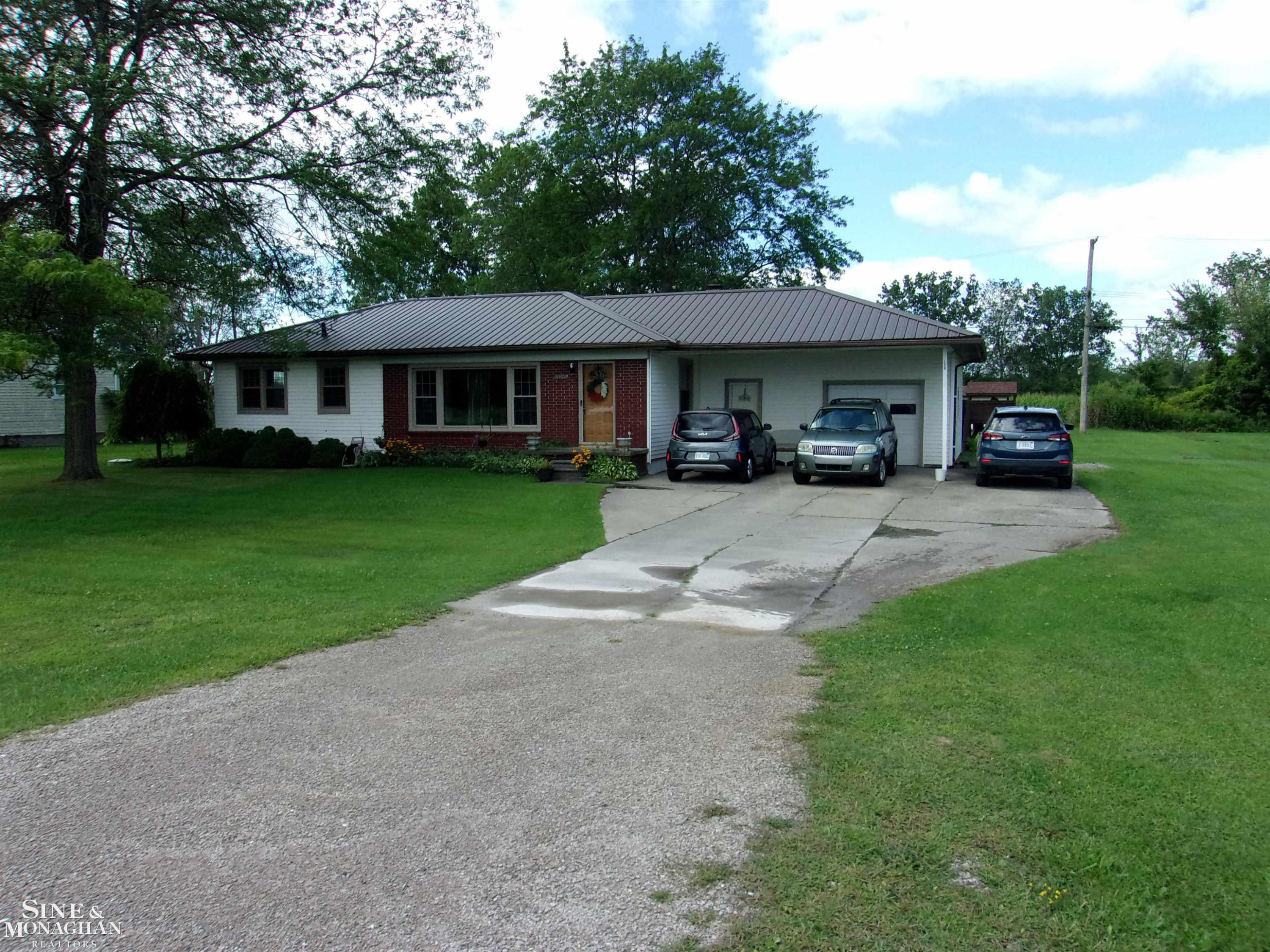 5900 King Road, MI — front exterior