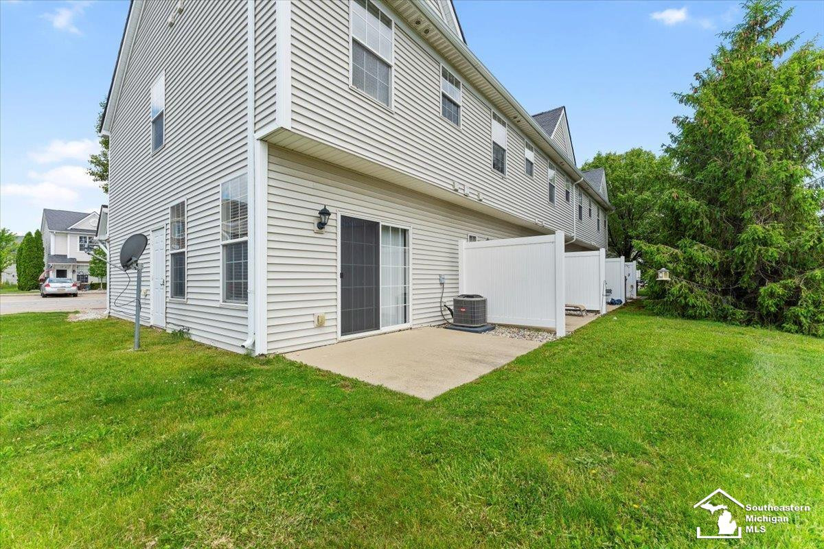 175 Wilmington Drive, Unit #11/Bldg #2, Dundee, MI 48131 — Photo 3