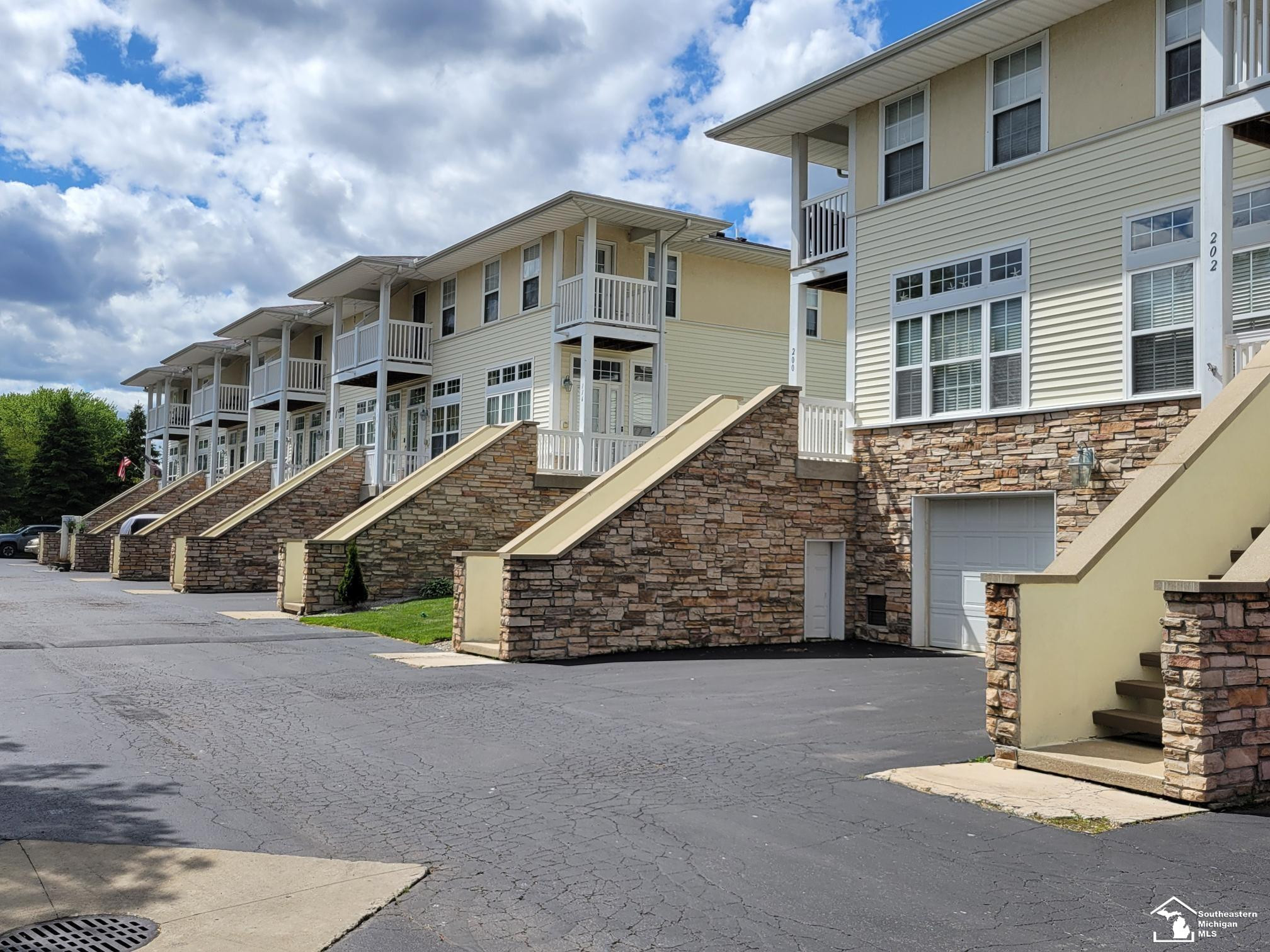 206 Beachwalk Trail, Luna Pier, MI 48157 — Photo 3