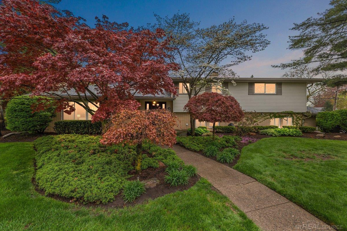 939 Ballantyne Road, Grosse Pointe Shores, MI 48236 — Photo 2