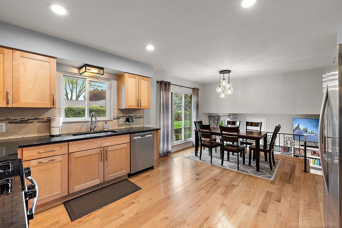 939 Ballantyne Road, Grosse Pointe Shores, MI 48236 — Photo 11