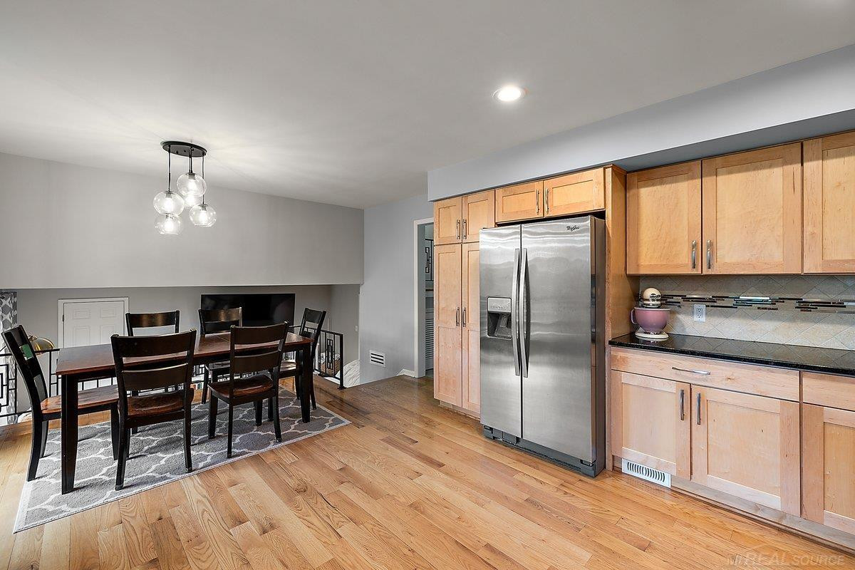 939 Ballantyne Road, Grosse Pointe Shores, MI 48236 — Photo 12