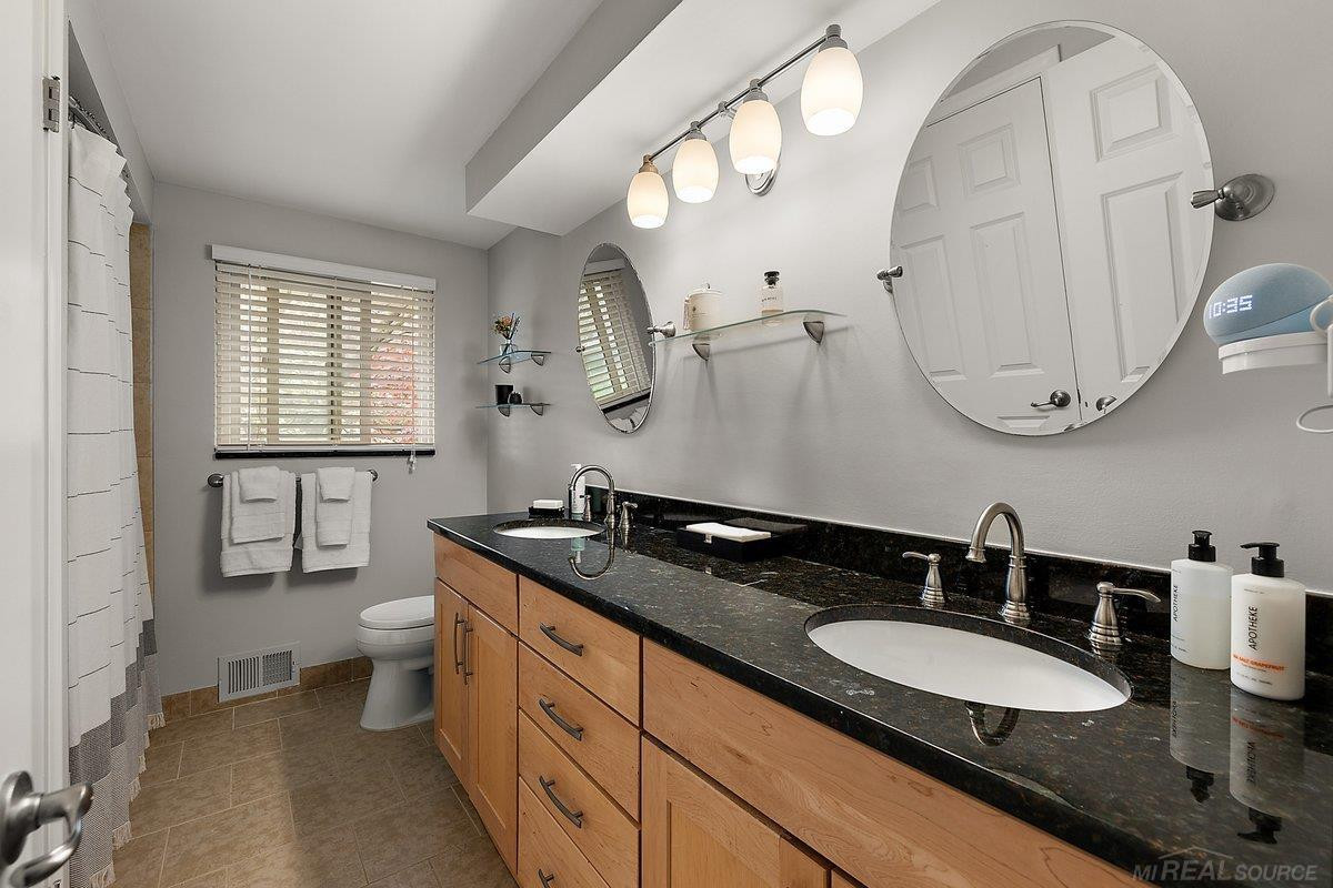 939 Ballantyne Road, Grosse Pointe Shores, MI 48236 — Photo 23