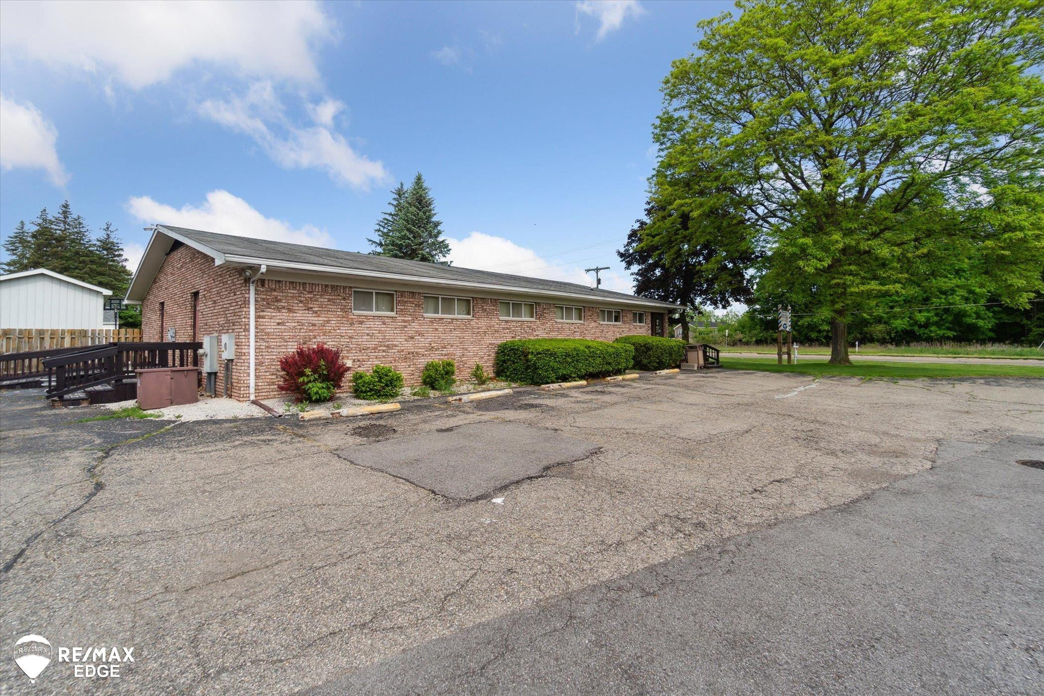 4344 Richfield Road, Flint, MI 48506 — Photo 2