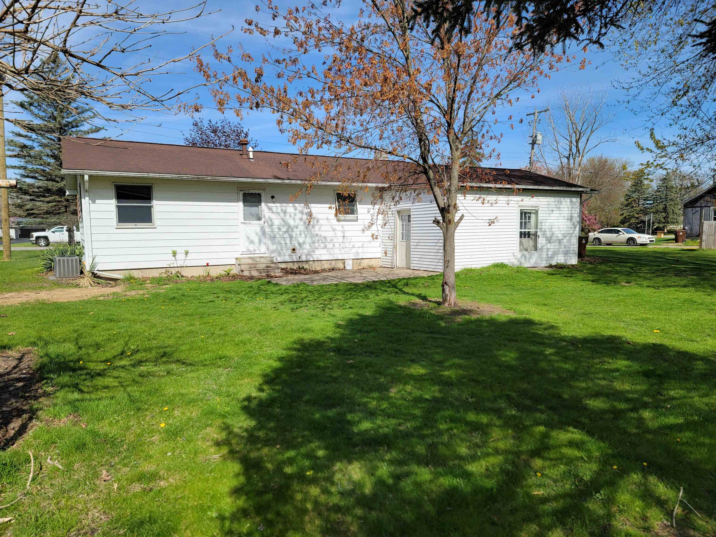 623 S Main Road, Chesaning, MI 48616 — Photo 3