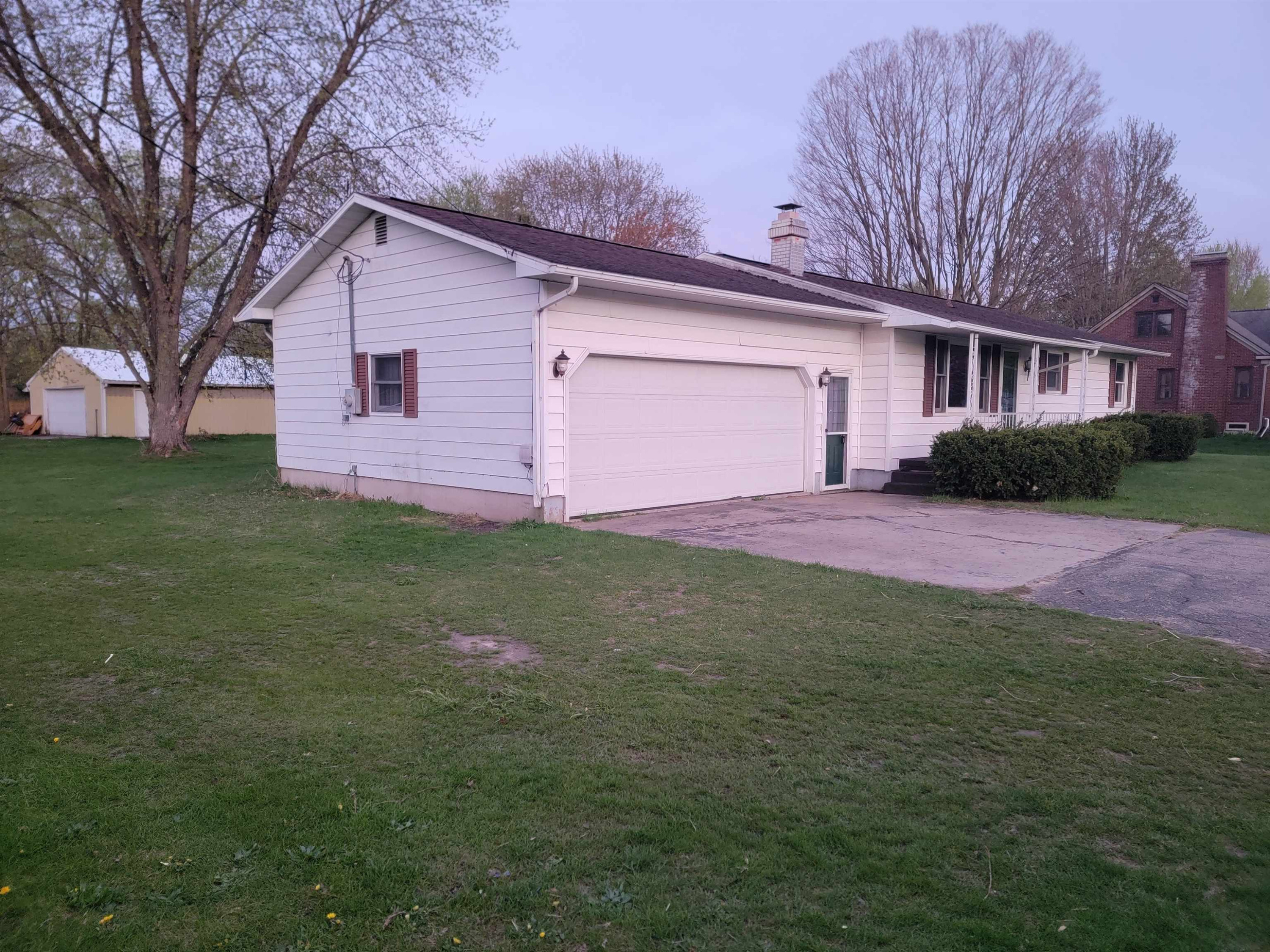 623 S Main Road, Chesaning, MI 48616 — Photo 6
