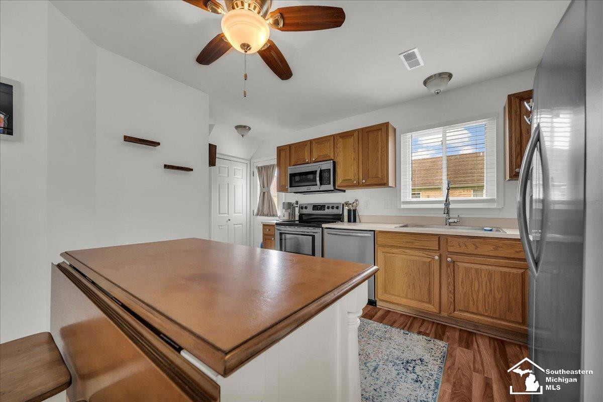 23351 Redman Court, Trenton, MI 48183 — Photo 8