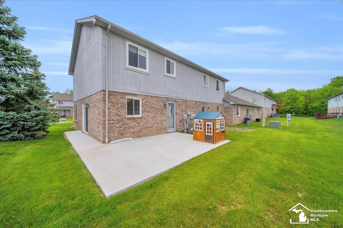 23351 Redman Court, Trenton, MI 48183 — Photo 19