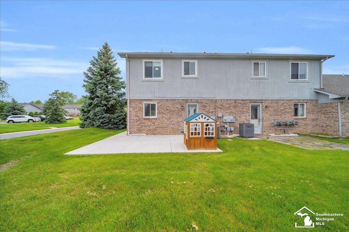 23351 Redman Court, Trenton, MI 48183 — Photo 20