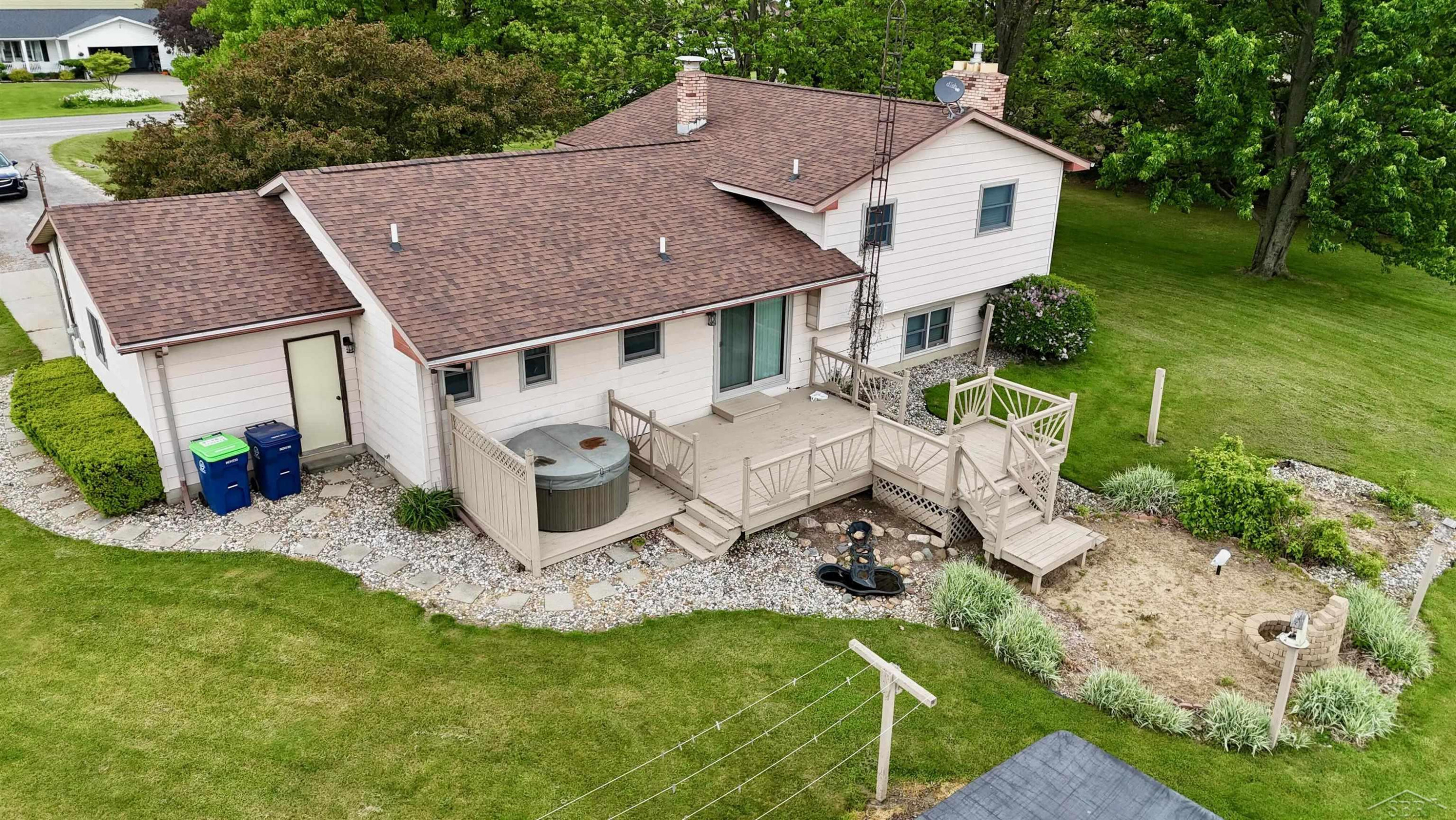 19379 Lincoln Road, New Lothrop, MI 48460 — Photo 11