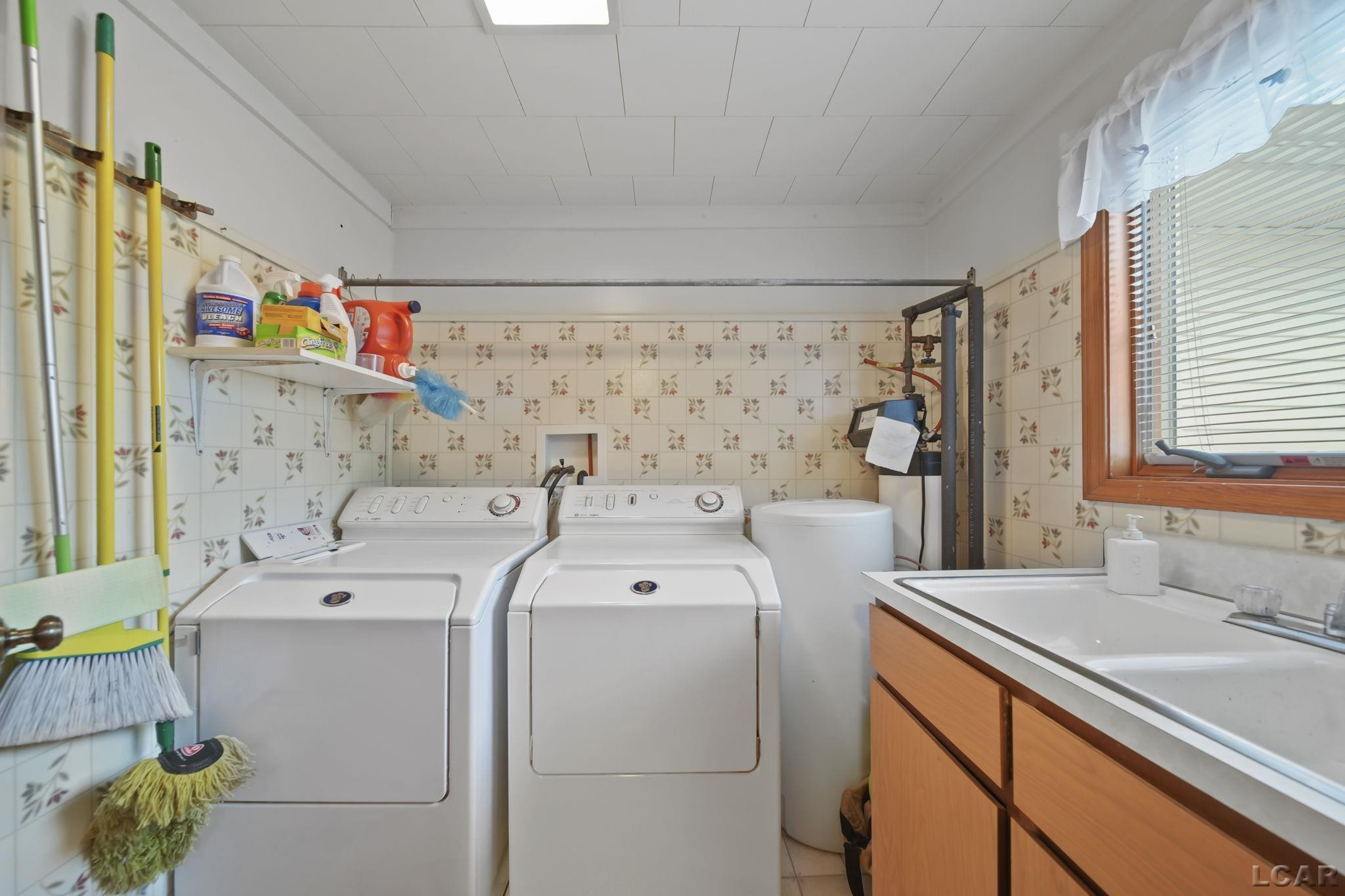 227 Lake View Drive, Hudson, MI 49247 — Photo 35