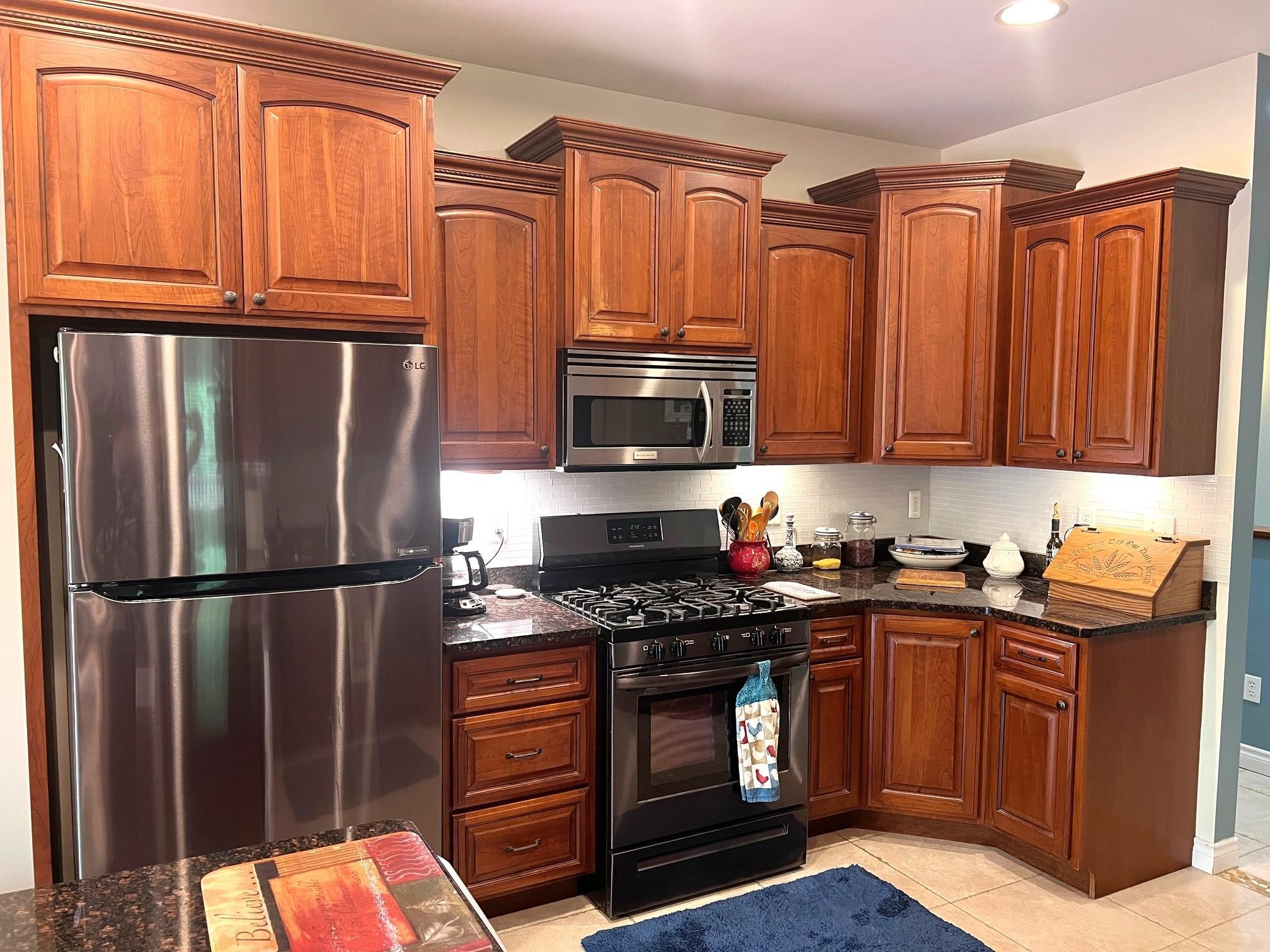 9401 Lakeview Drive, Linden, MI 48451 — Photo 12