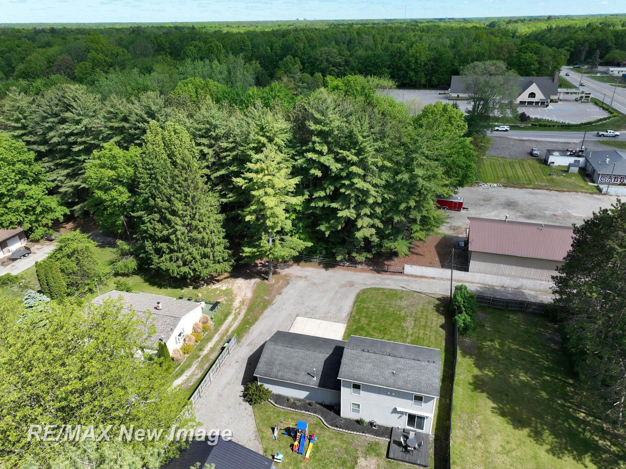 11031 Pine Grove Drive, Saginaw, MI 48609 — Photo 10