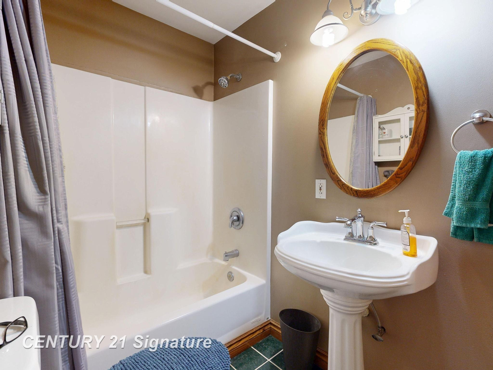1250 W Sloan Road, Saginaw, MI 48417 — Photo 36